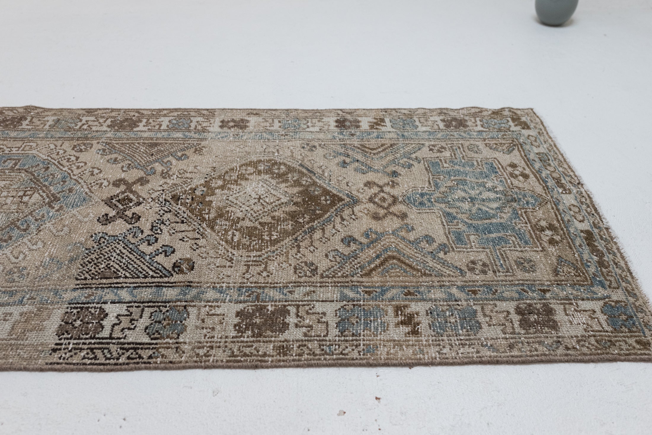 3&#39;2 x 9&#39;8 | Vintage Malayer Runner | R-3085