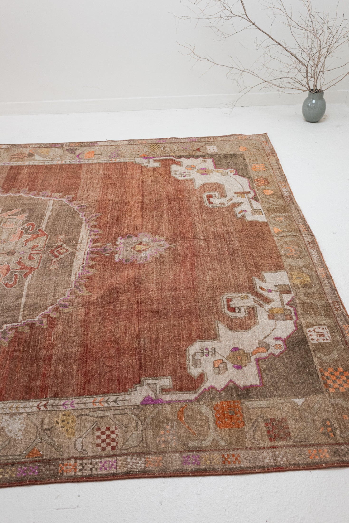 7&#39;10 x 10&#39;10 | Beautiful Turkish Rug | CE-L-3097