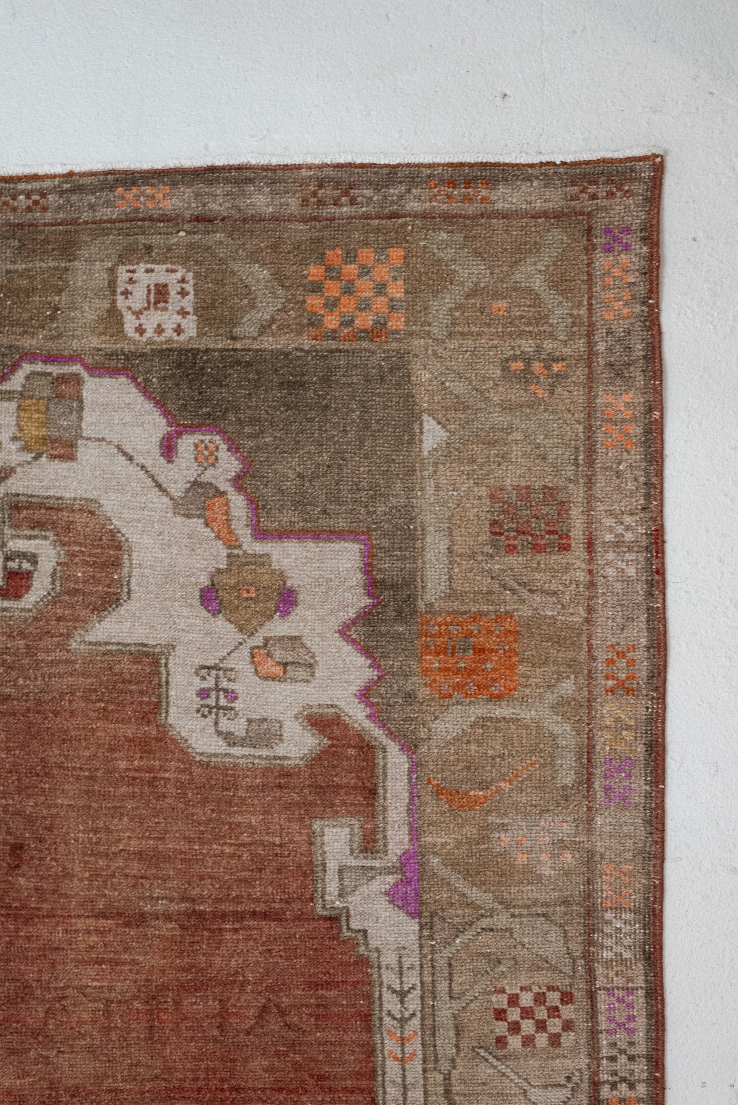 7&#39;10 x 10&#39;10 | Beautiful Turkish Rug | CE-L-3097