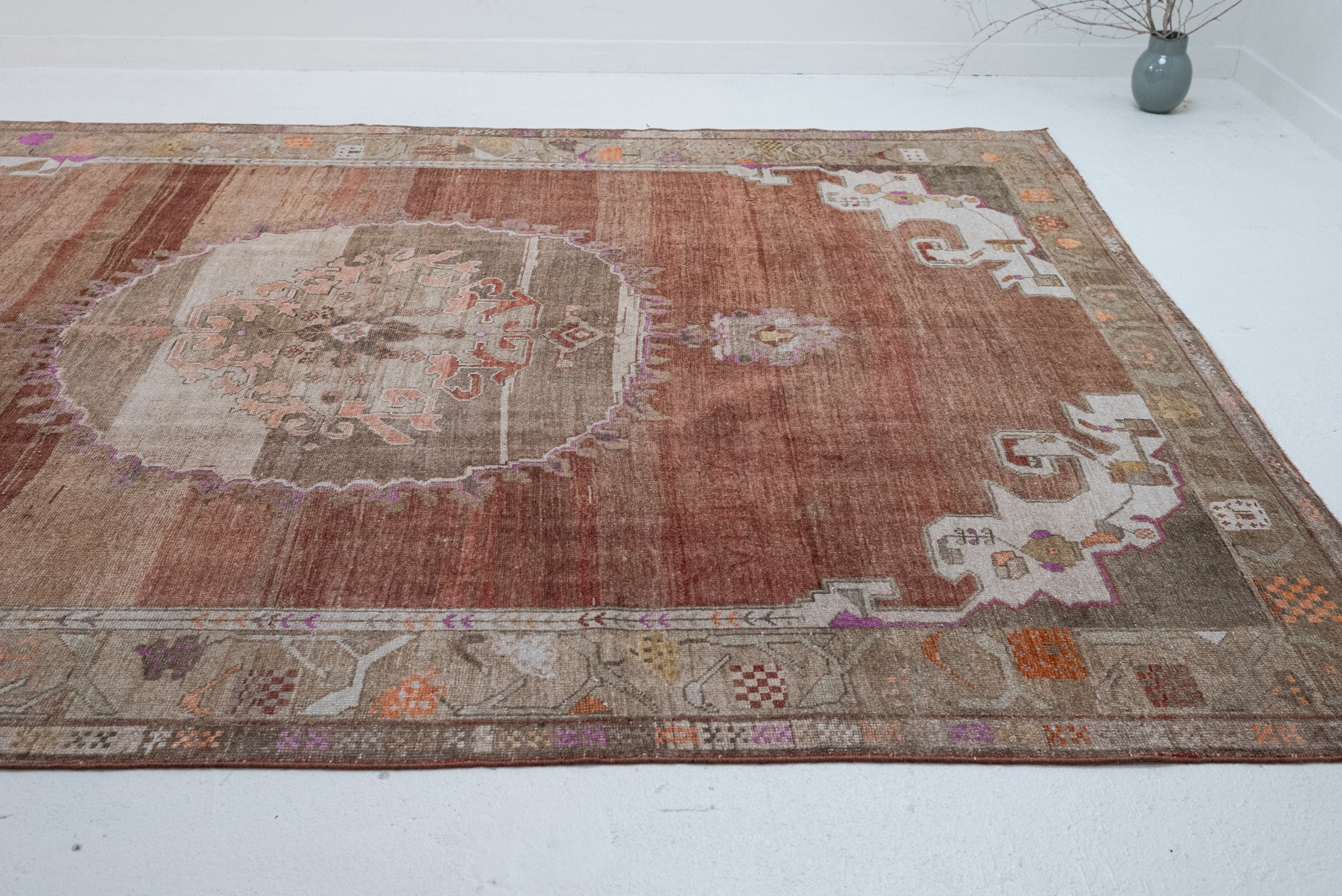 7&#39;10 x 10&#39;10 | Beautiful Turkish Rug | CE-L-3097