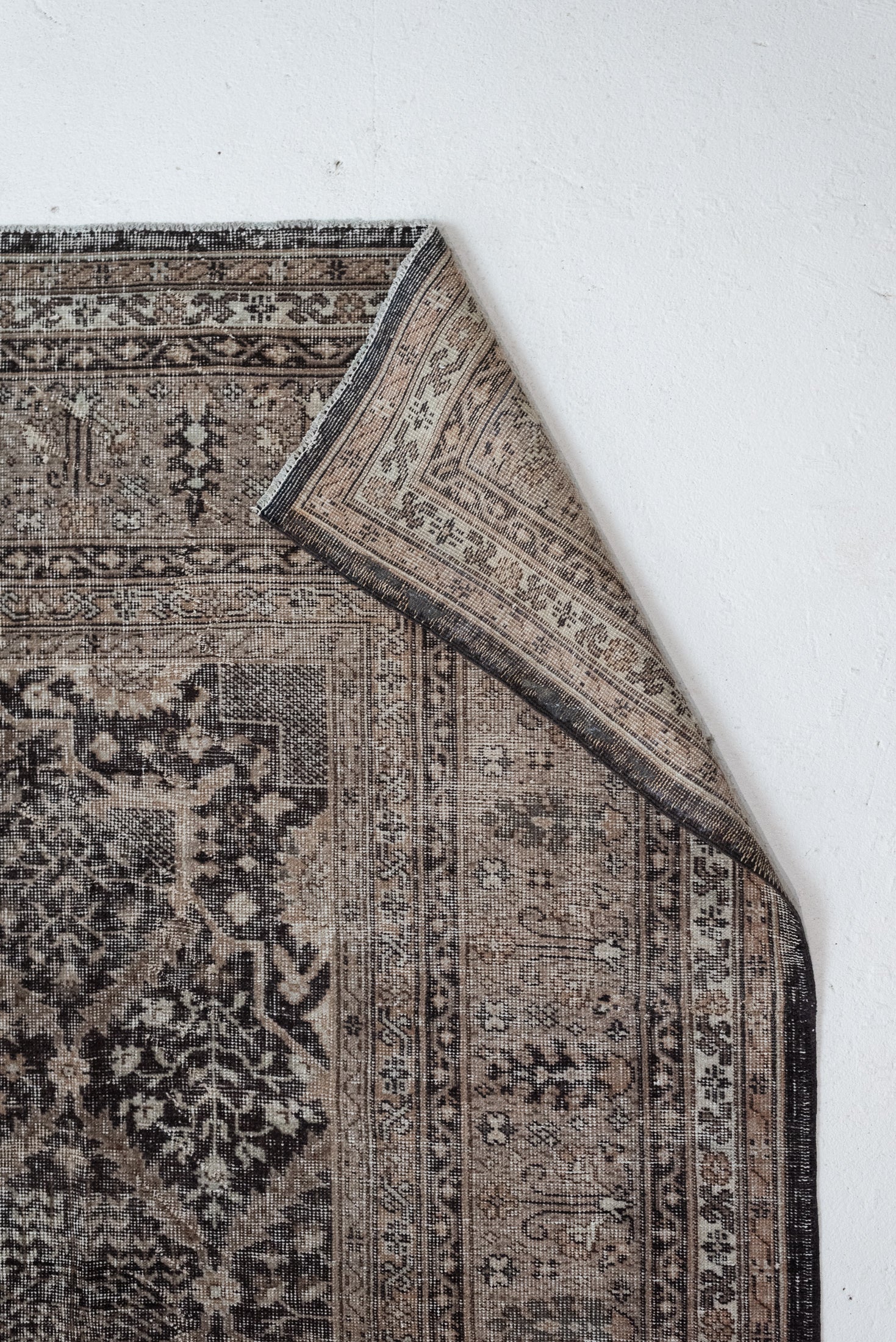 10&#39;5 x 12&#39;9 | Extra Large Dark Vintage Rug | L-3092