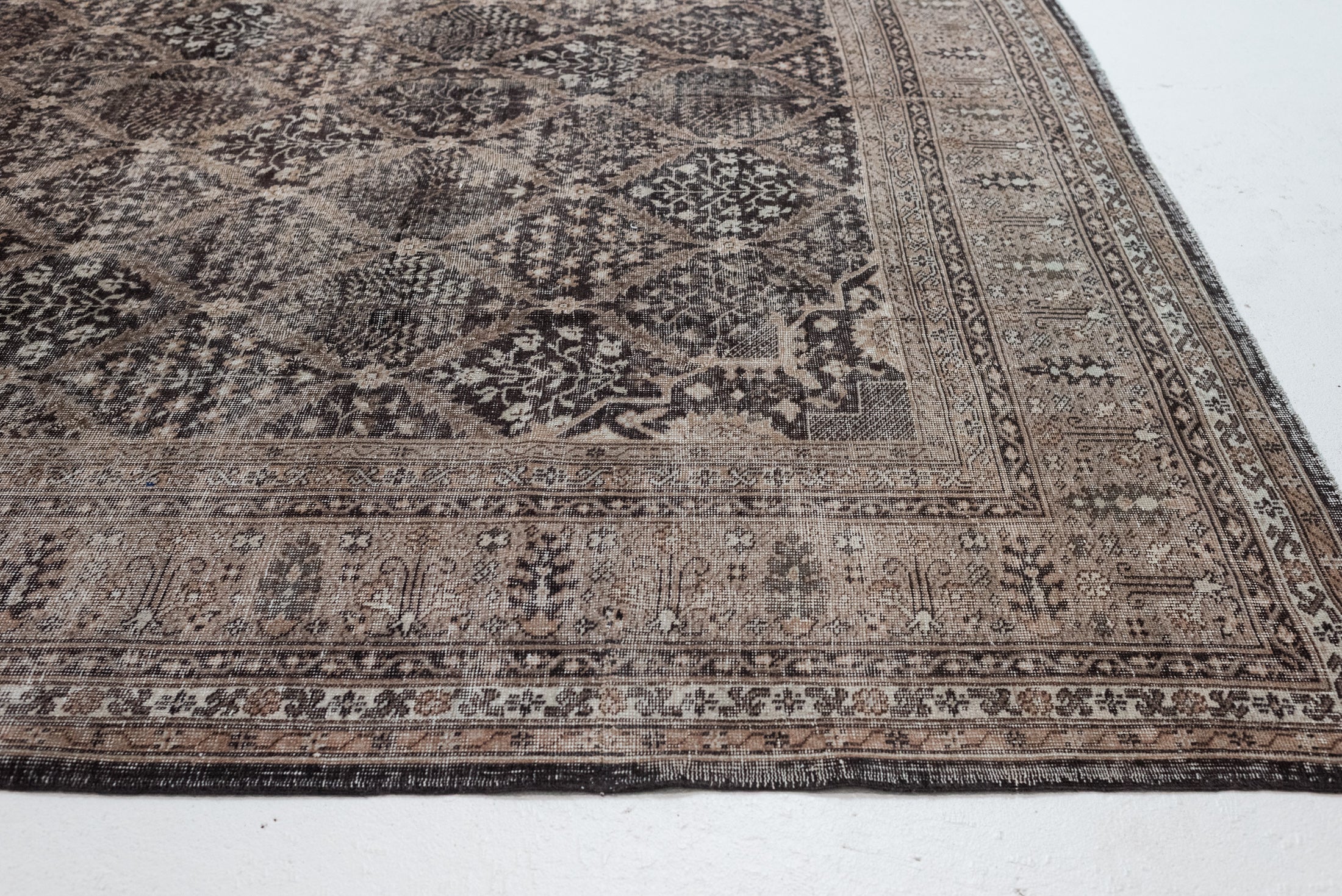 10&#39;5 x 12&#39;9 | Extra Large Dark Vintage Rug | L-3092