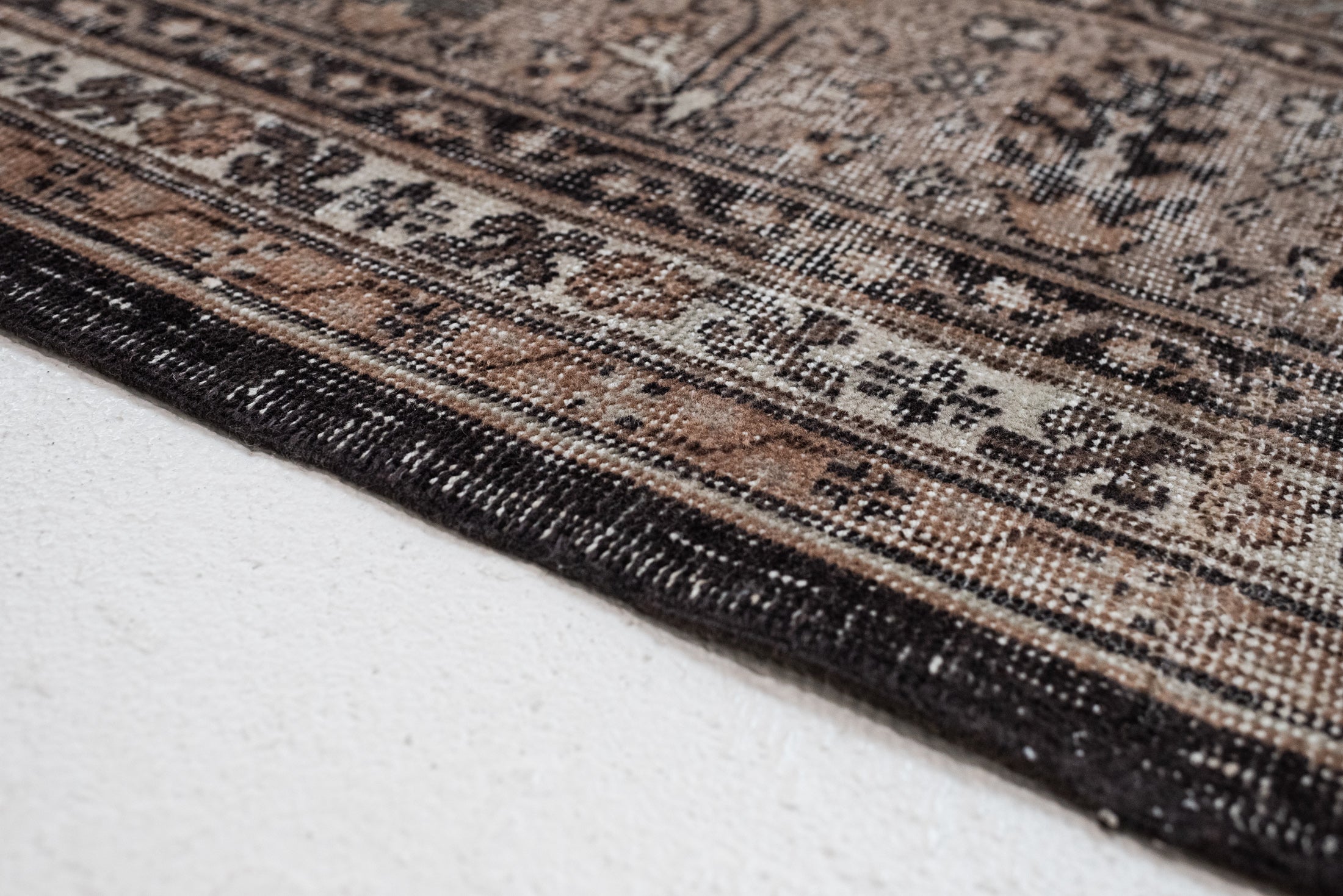 10&#39;5 x 12&#39;9 | Extra Large Dark Vintage Rug | L-3092