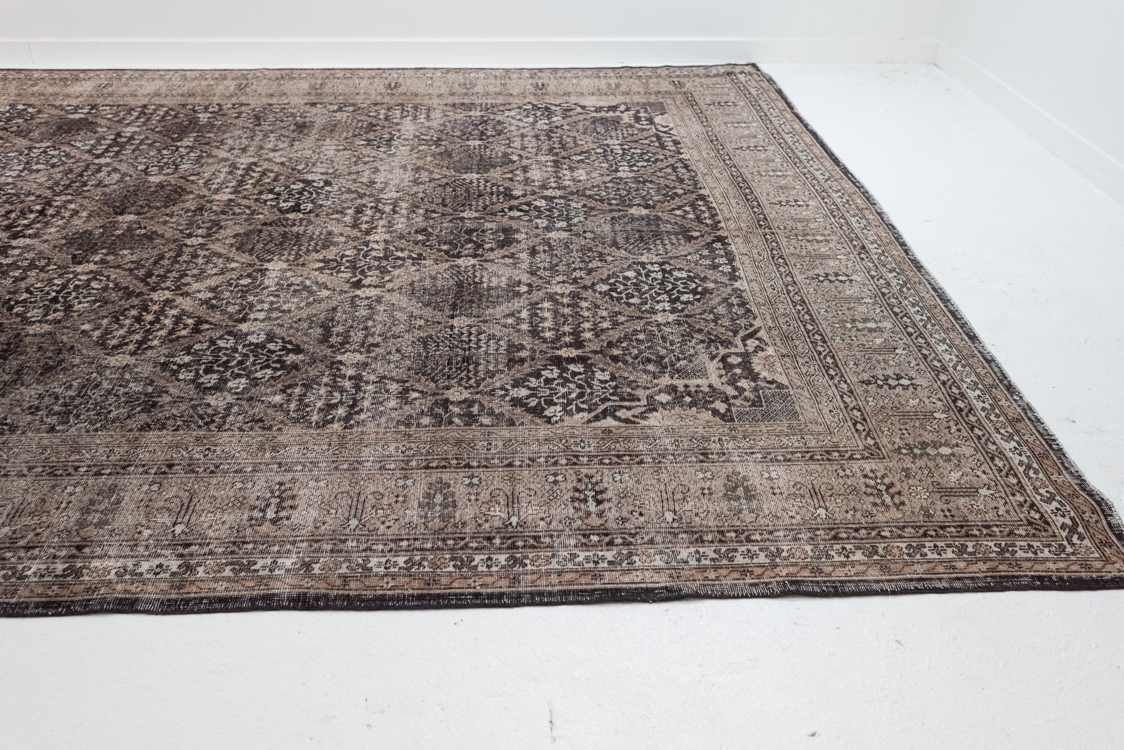 10&#39;5 x 12&#39;9 | Extra Large Dark Vintage Rug | L-3092