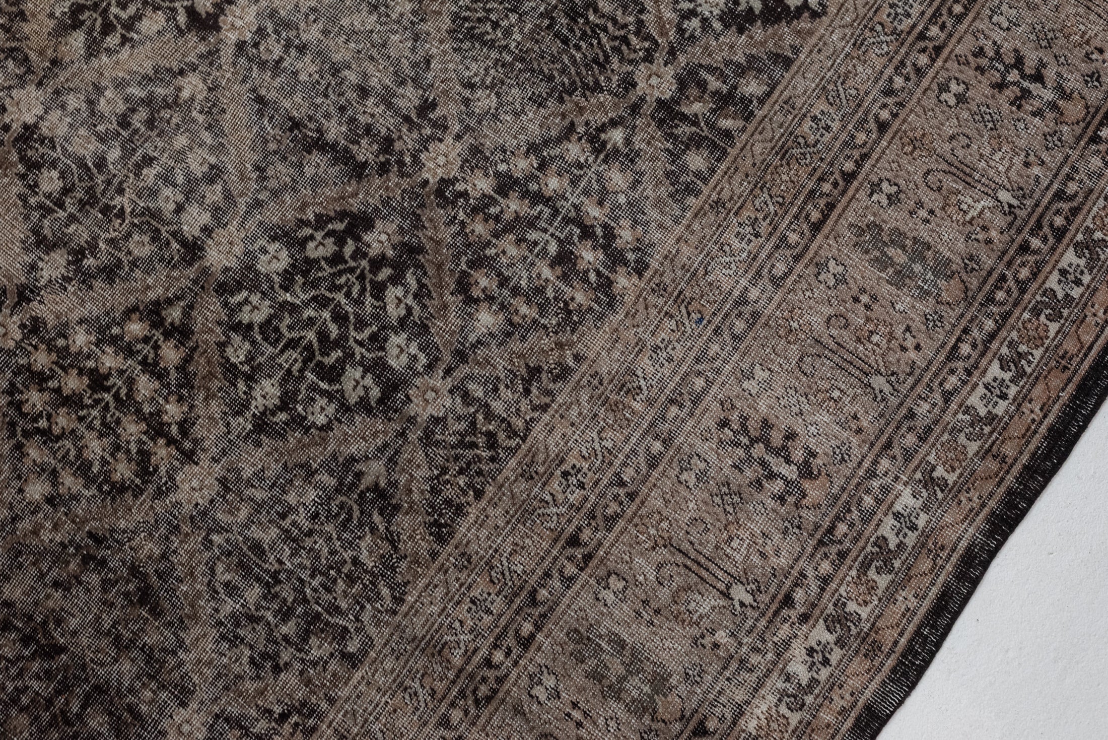 10&#39;5 x 12&#39;9 | Extra Large Dark Vintage Rug | L-3092