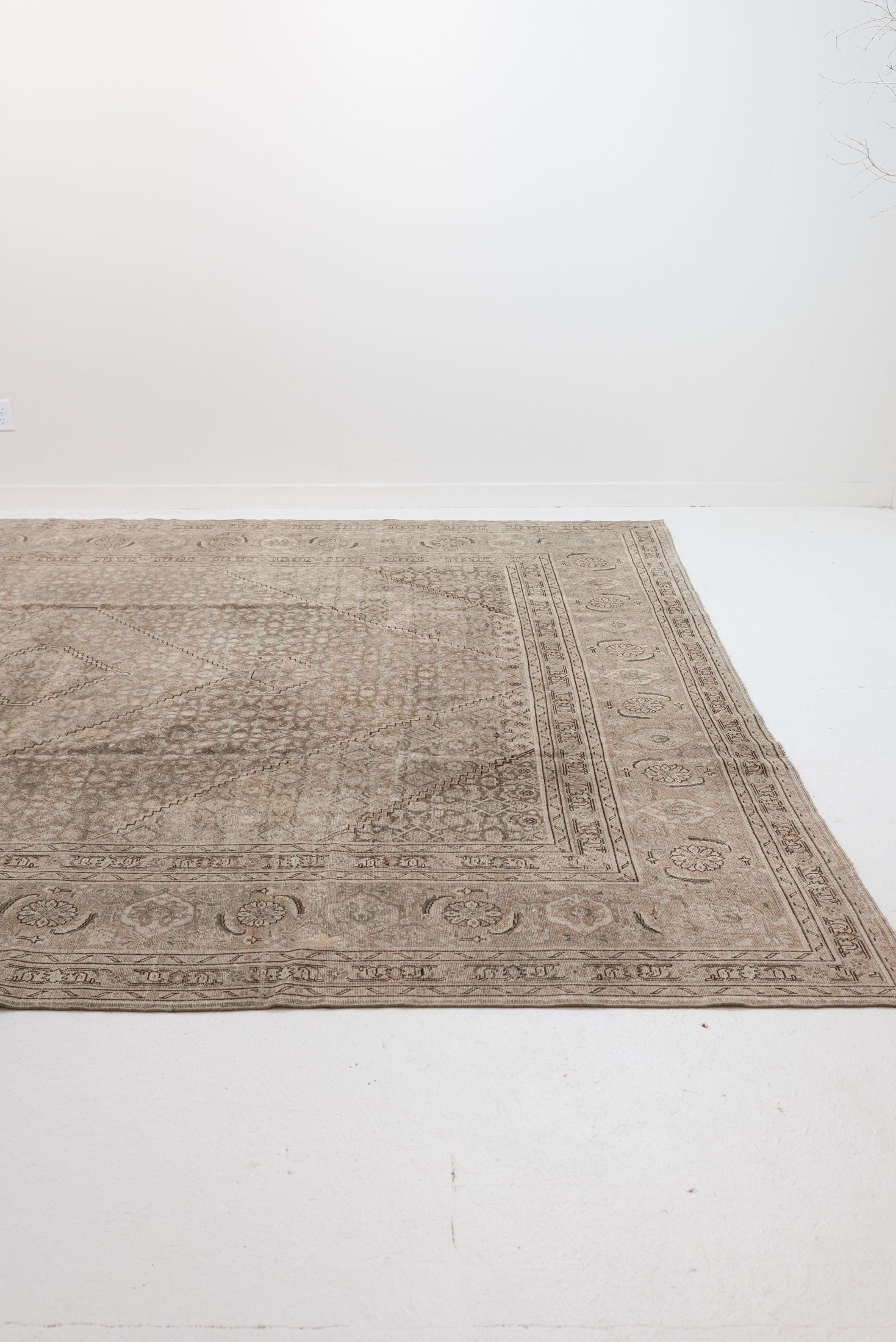 9&#39;8 x 12&#39;8 | Beautiful Extra Large Tabriz | CE-L-3101