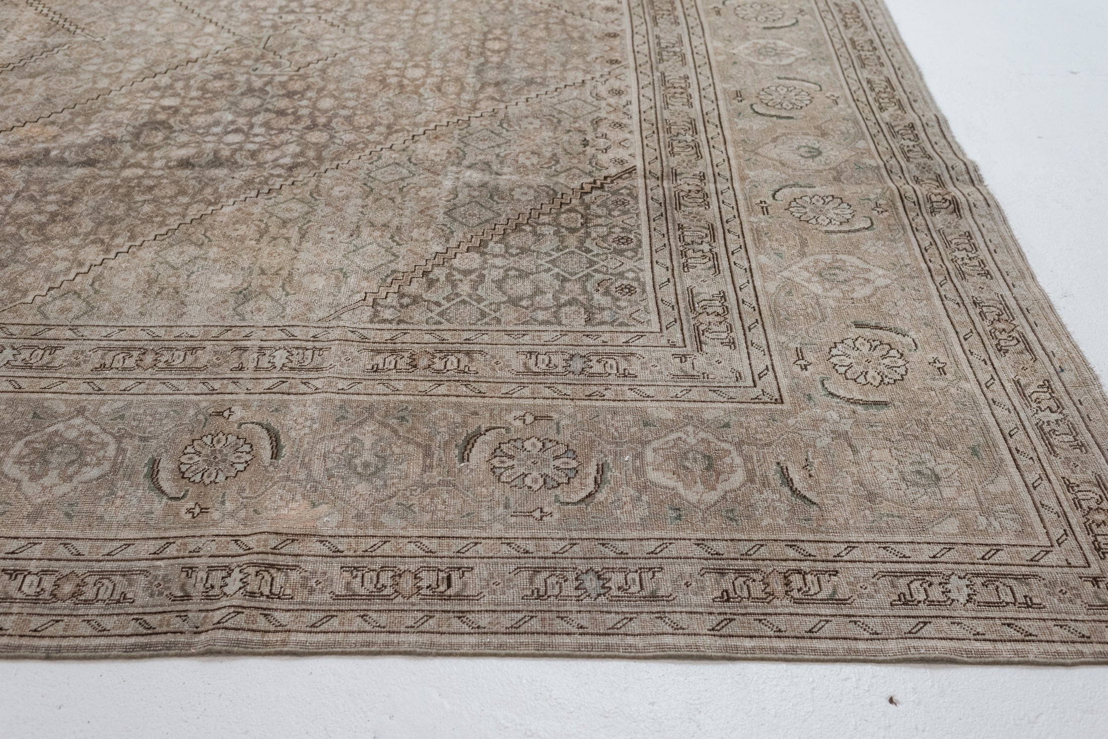 9&#39;8 x 12&#39;8 | Beautiful Extra Large Tabriz | CE-L-3101