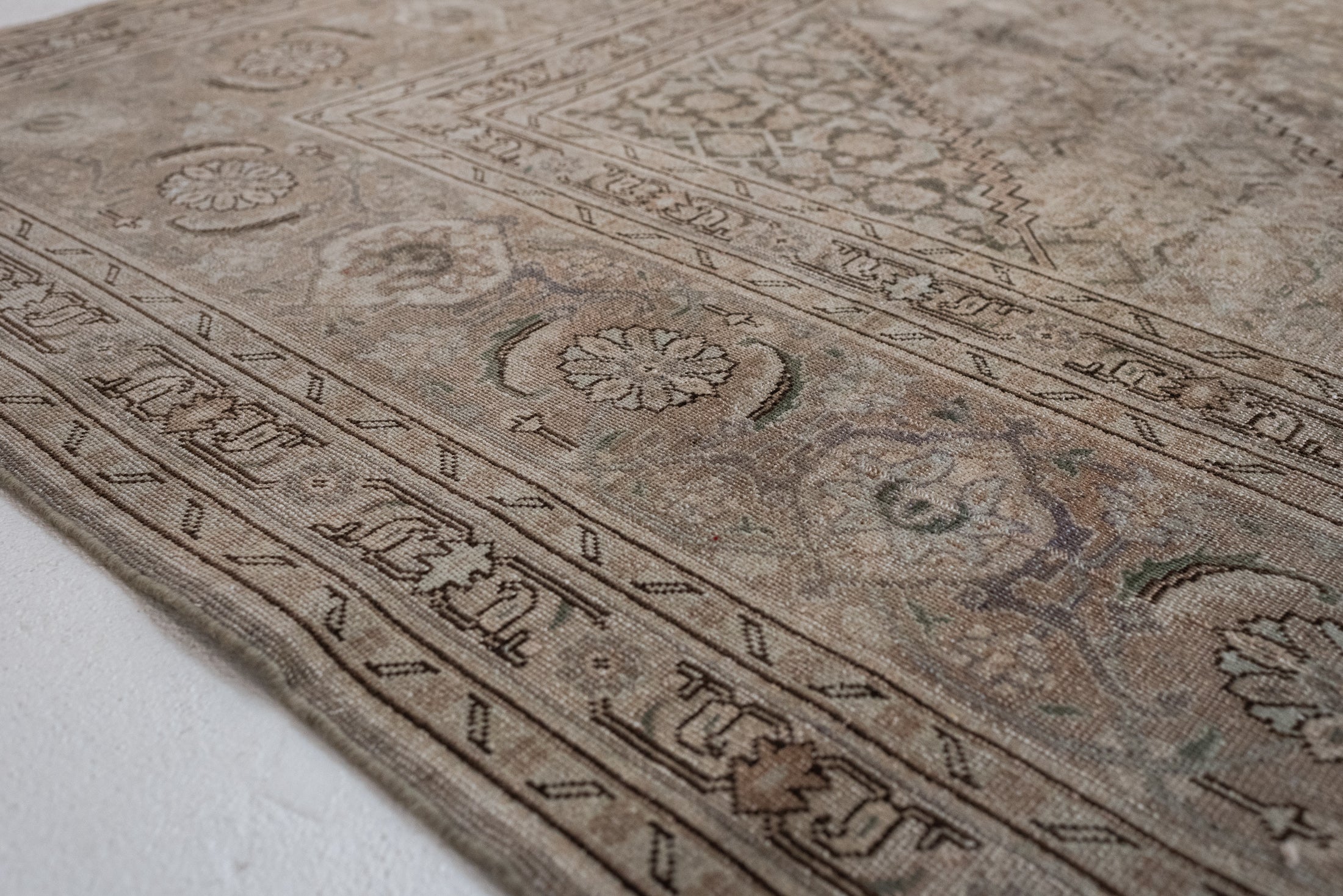 9&#39;8 x 12&#39;8 | Beautiful Extra Large Tabriz | CE-L-3101