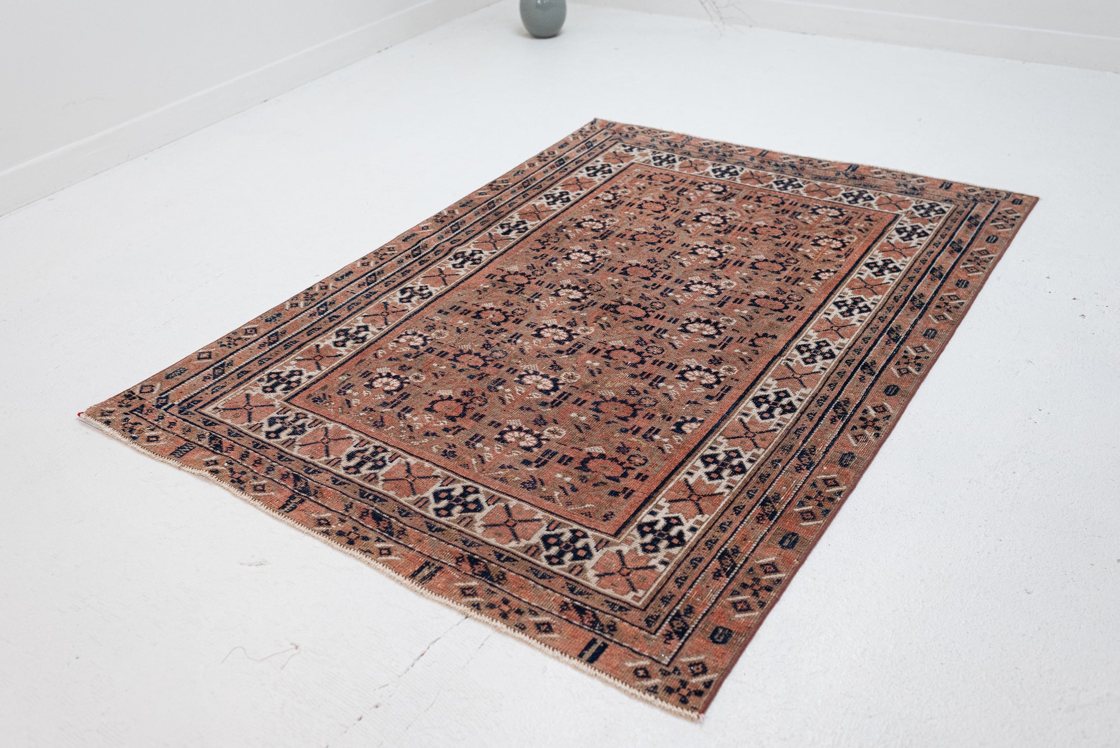 3&#39;10 x 5&#39;6 | Small Vintage Rug | CE-W-3117