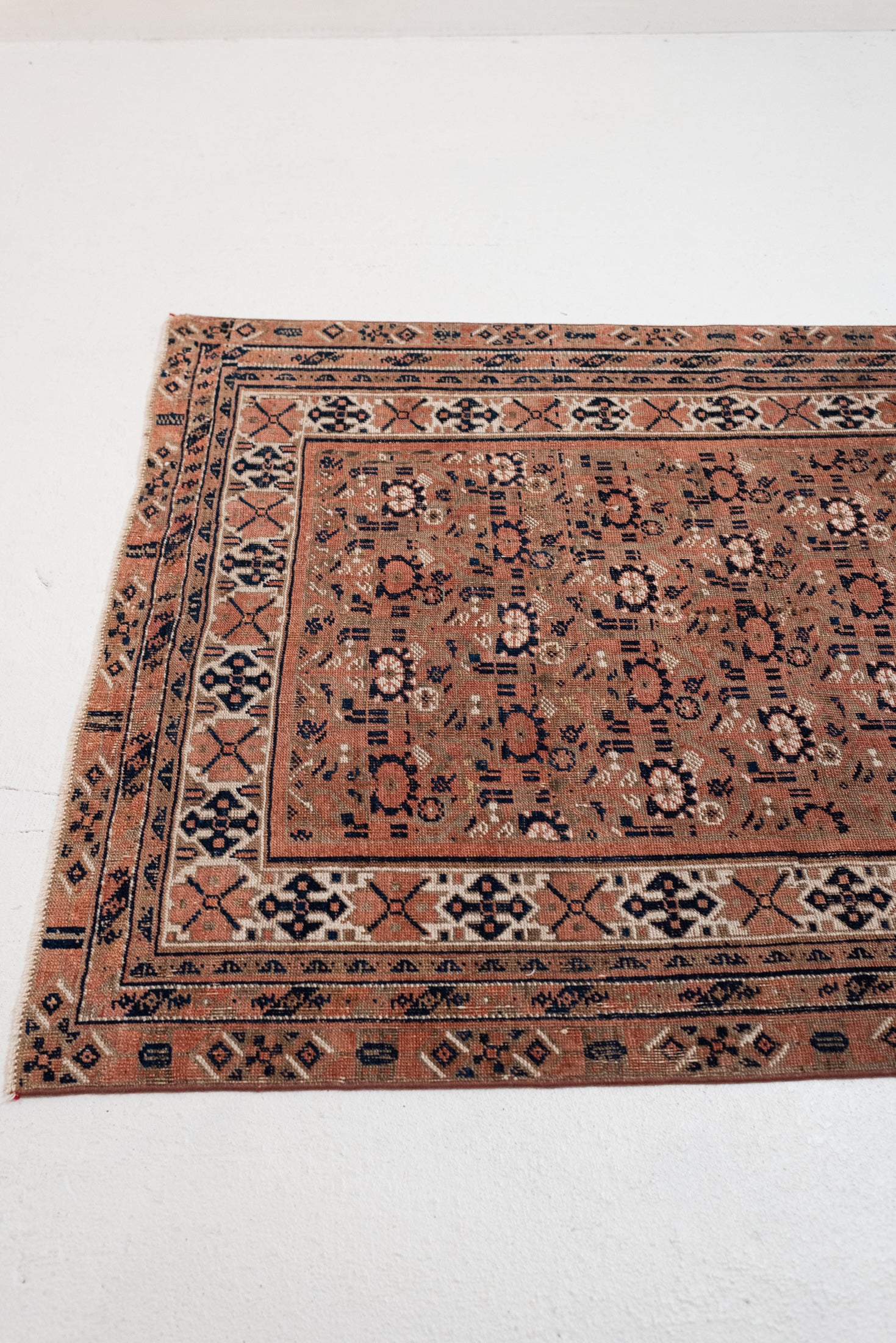 3&#39;10 x 5&#39;6 | Small Vintage Rug | CE-W-3117