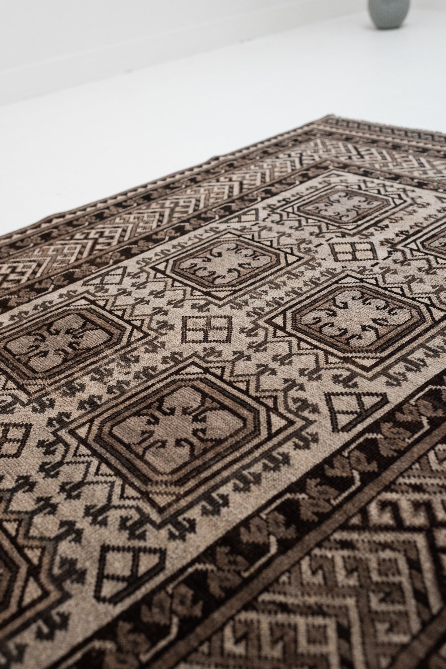 3&#39;6 x 6&#39;8 | Beautiful Vintage Rug | CE-W-3119