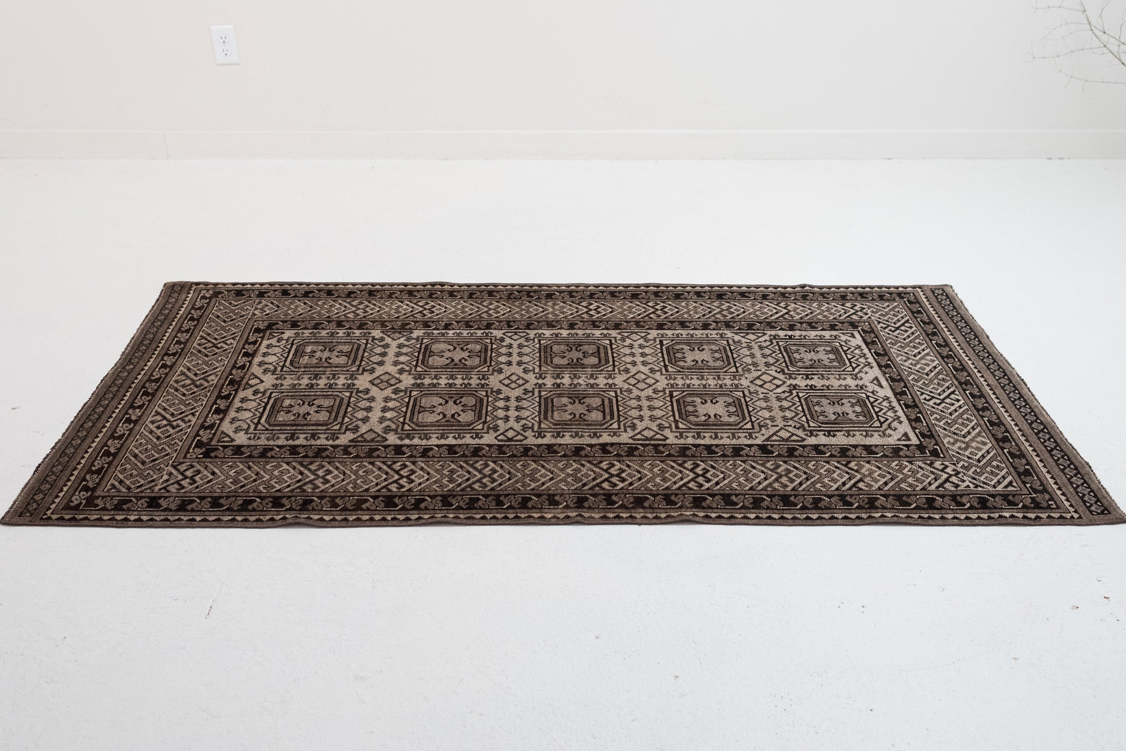 3&#39;6 x 6&#39;8 | Beautiful Vintage Rug | CE-W-3119