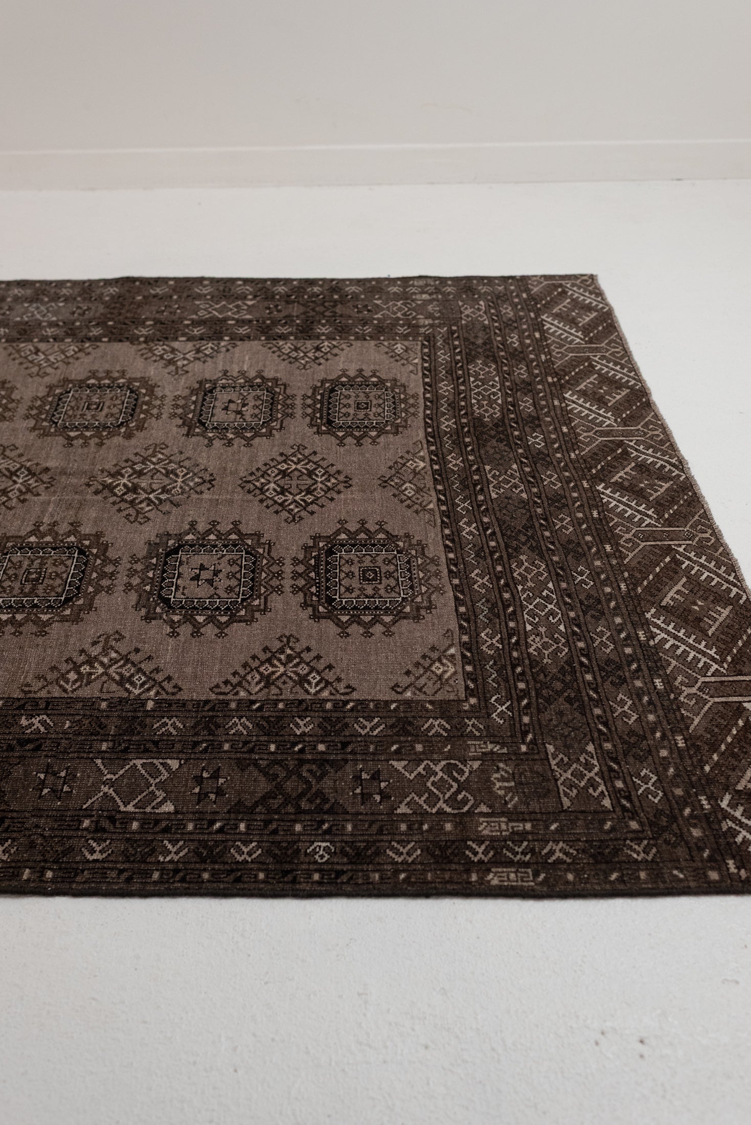 5&#39;0 x 7&#39;10 | Medium Afghan Vintage Rug | CE-W-3120