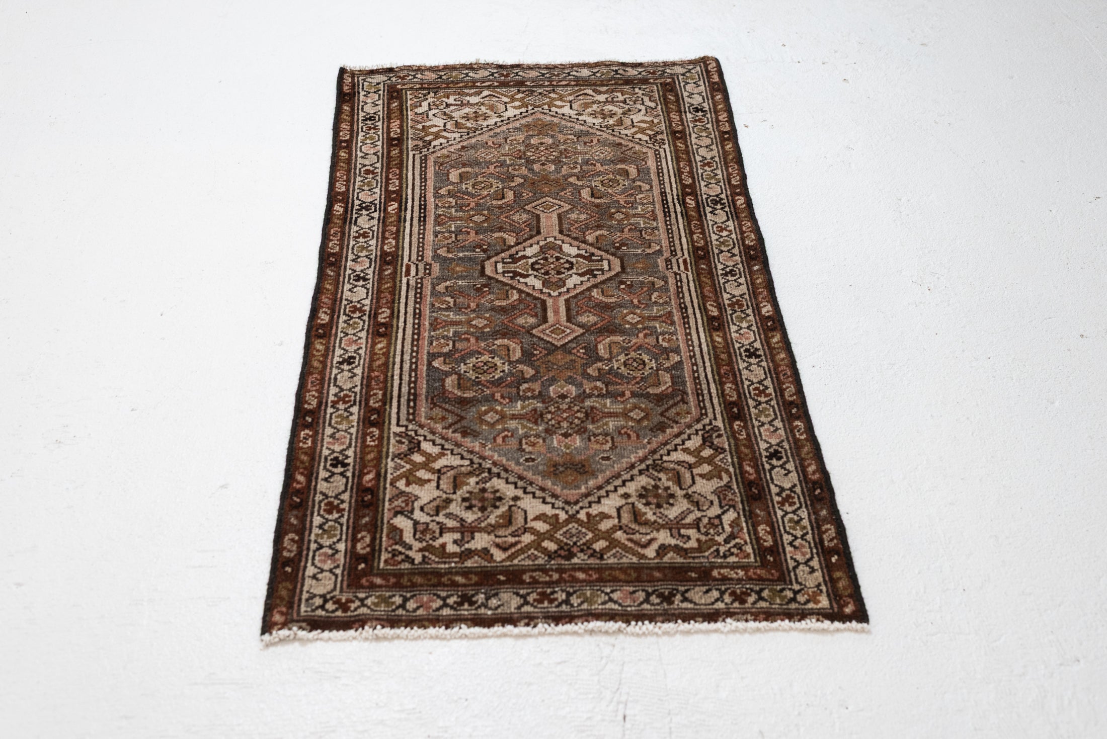 2'3 X 3'10 | W-4158
