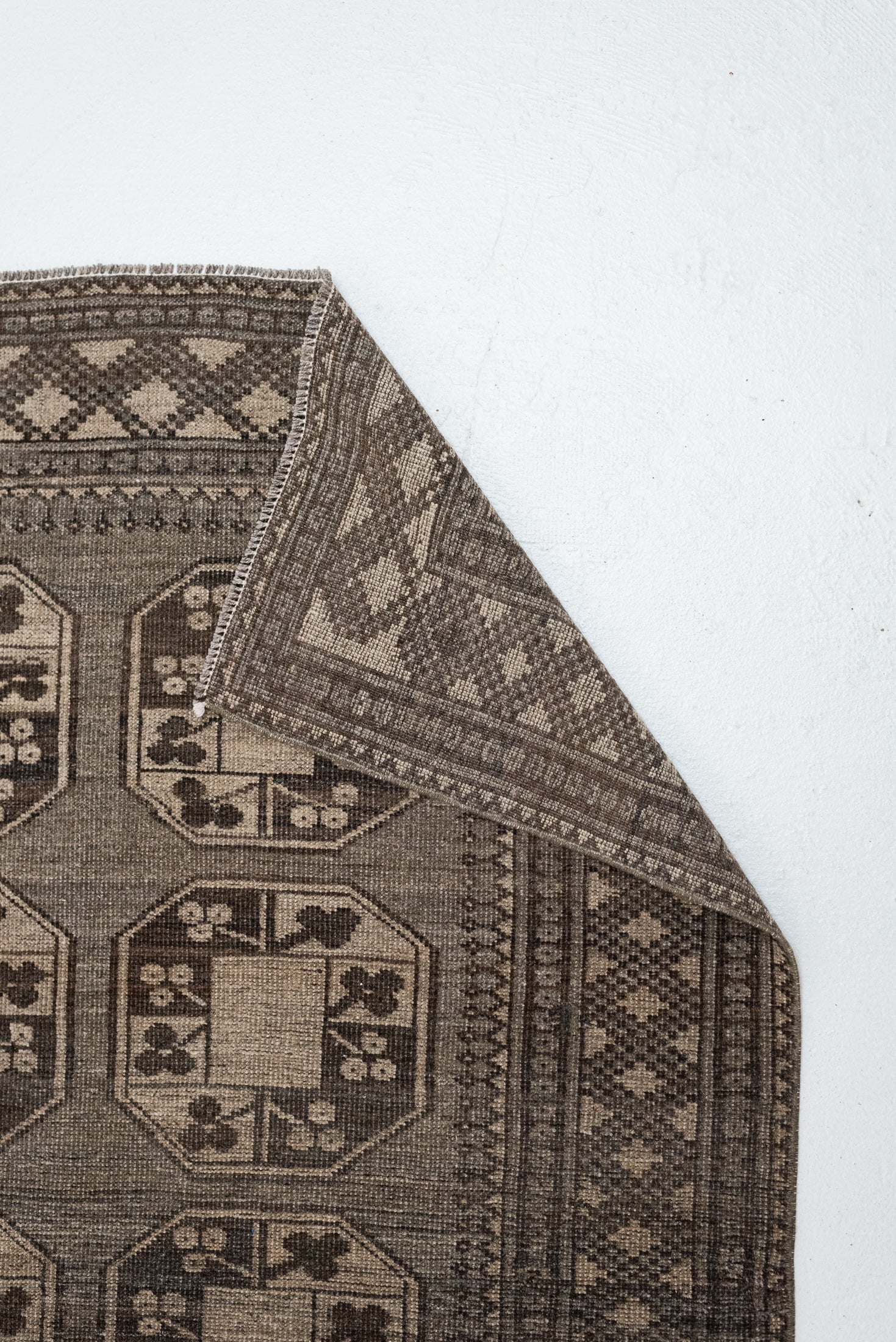 3&#39;5 x 5&#39;8 | Small Vintage Rug | CE-W-3122
