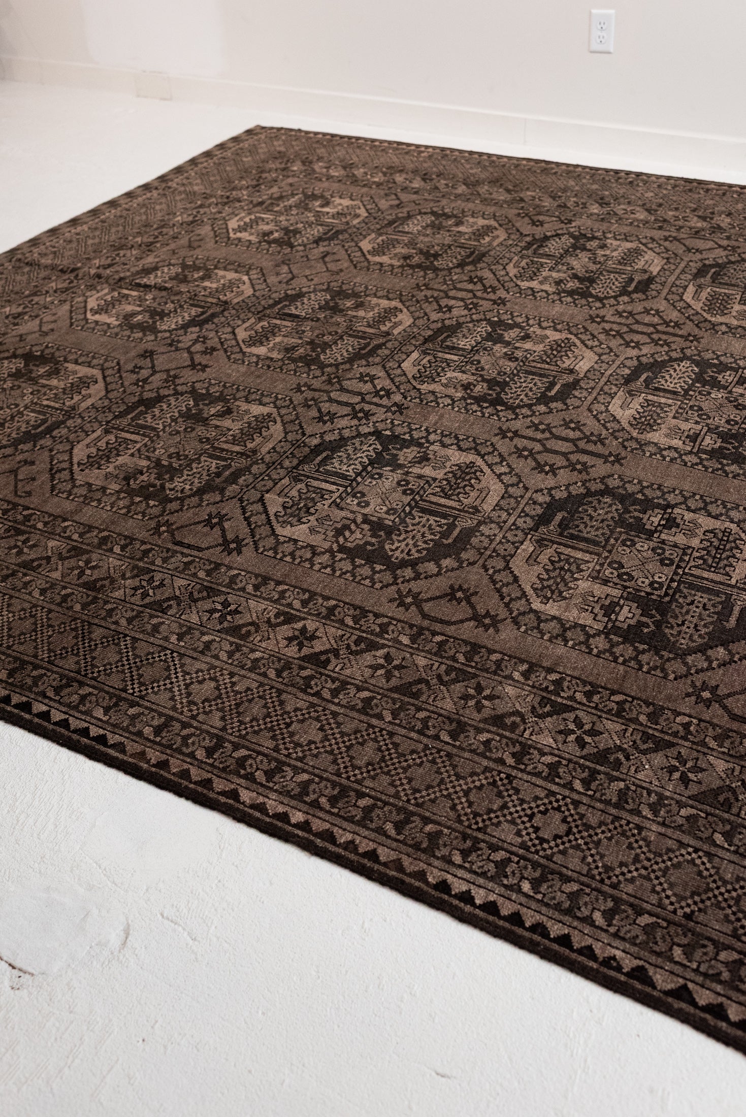 8&#39;10 x 12&#39;0 | Extra Large Brown Afghan Vintage Rug | CE-L-3112