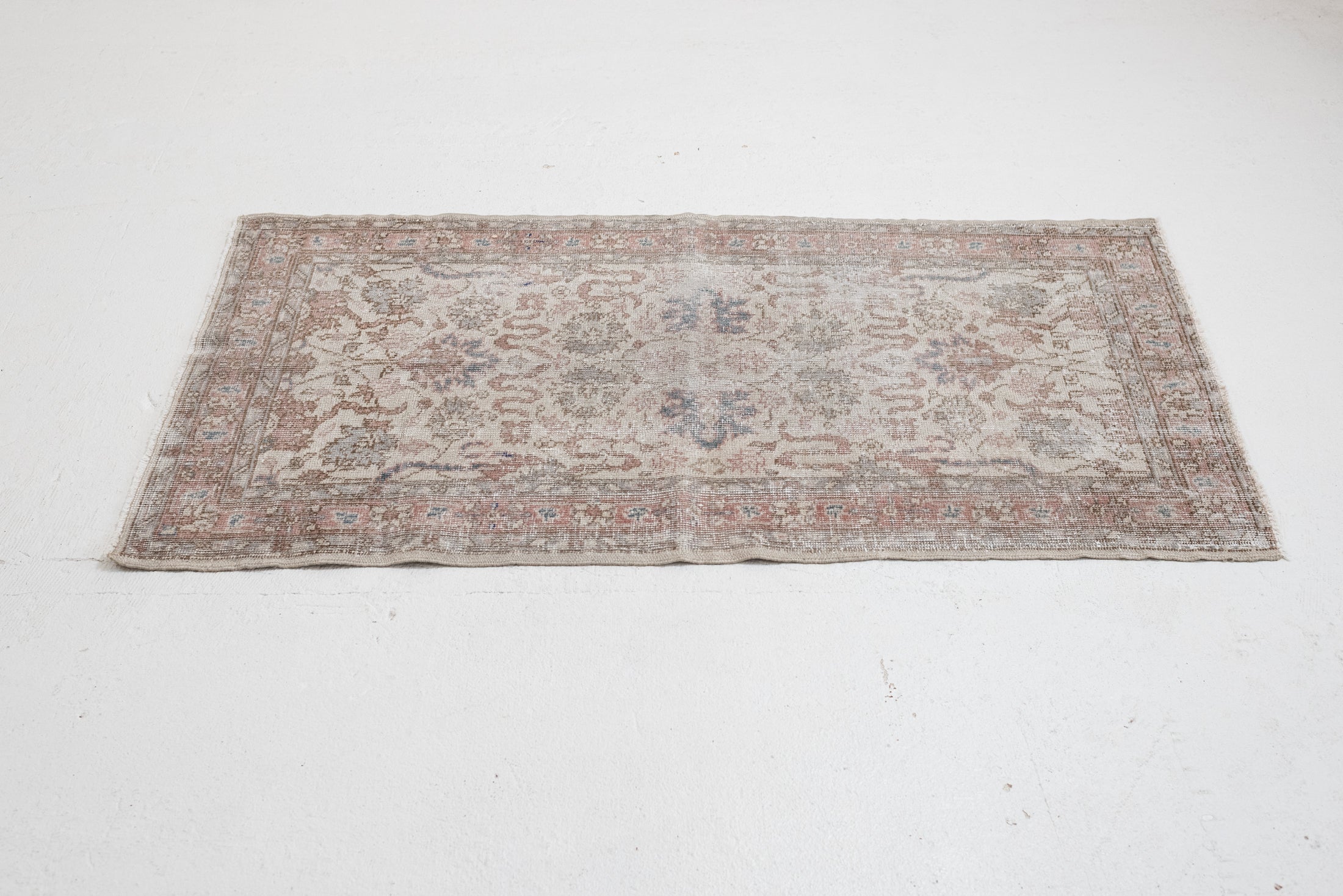 2'7 x 5'0 | CE-W-4325