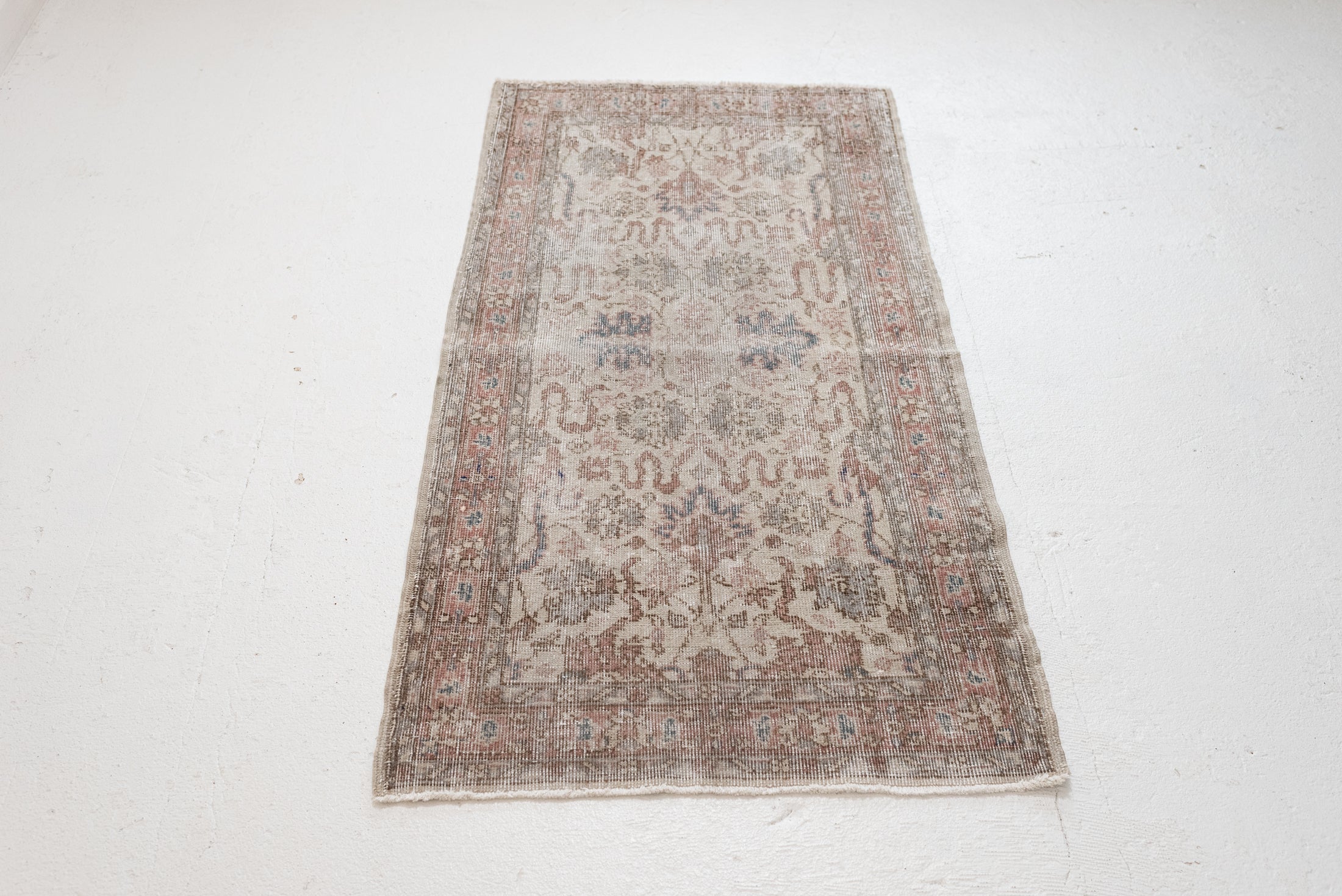 2'7 x 5'0 | CE-W-4325