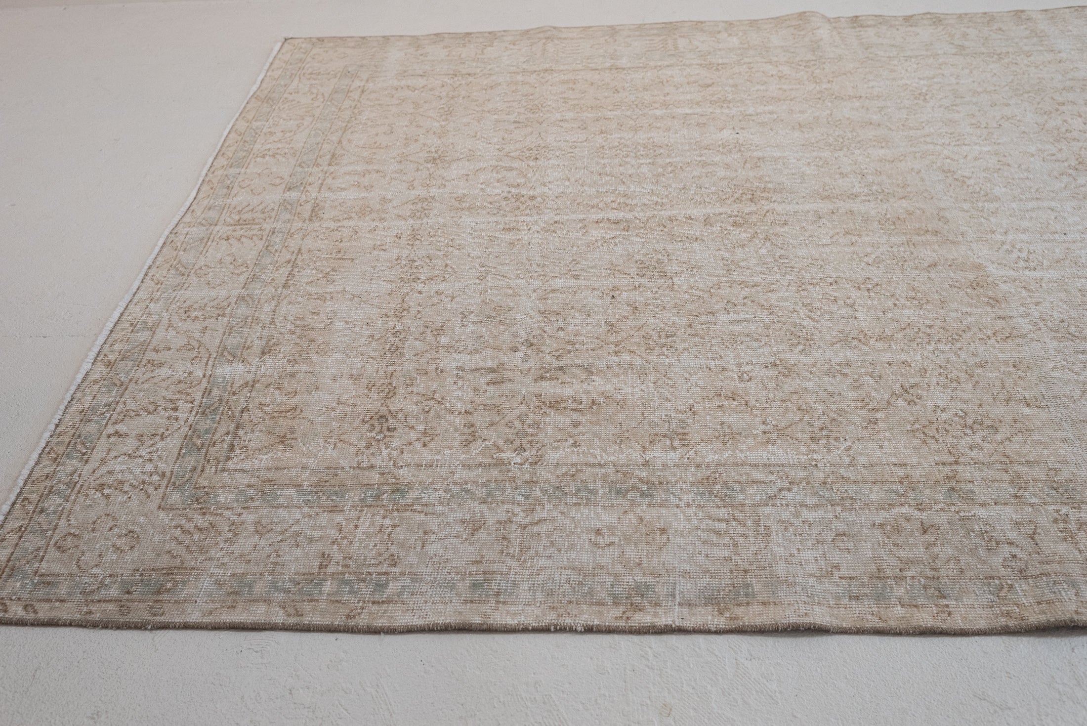 6&#39;9 x 10&#39;2 | Large Nuetral Oushak | S-3139