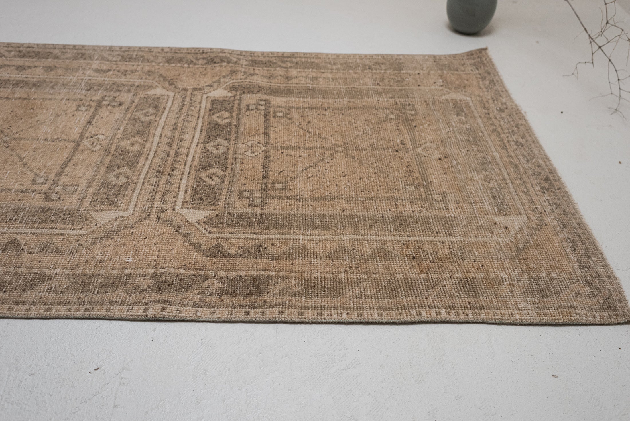 3&#39;5 x 11&#39;3 | Neutral Turkish Runner | R-3133
