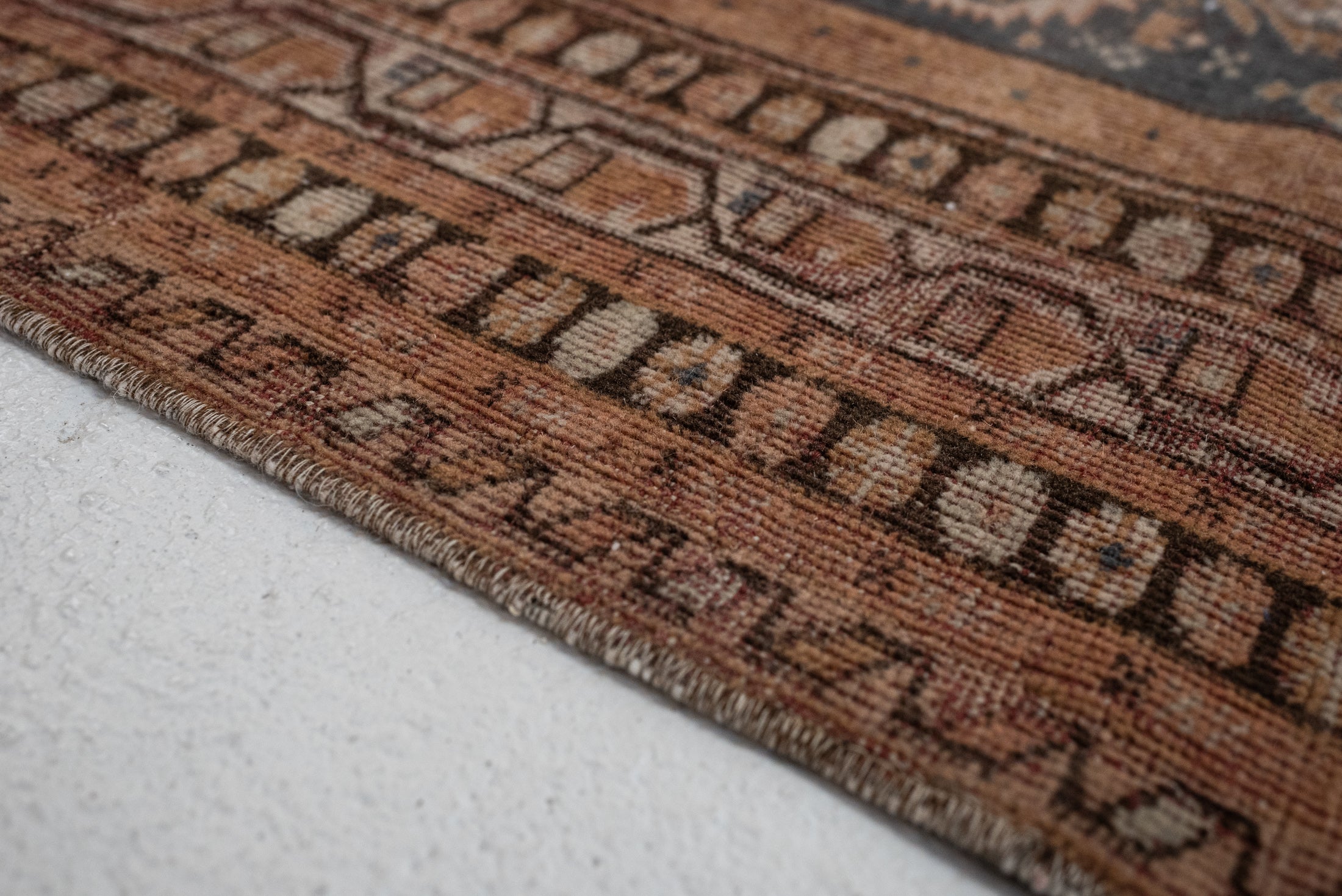 4&#39;1 x 5&#39;7 | Small Antique Hamadan Rug | W-3148