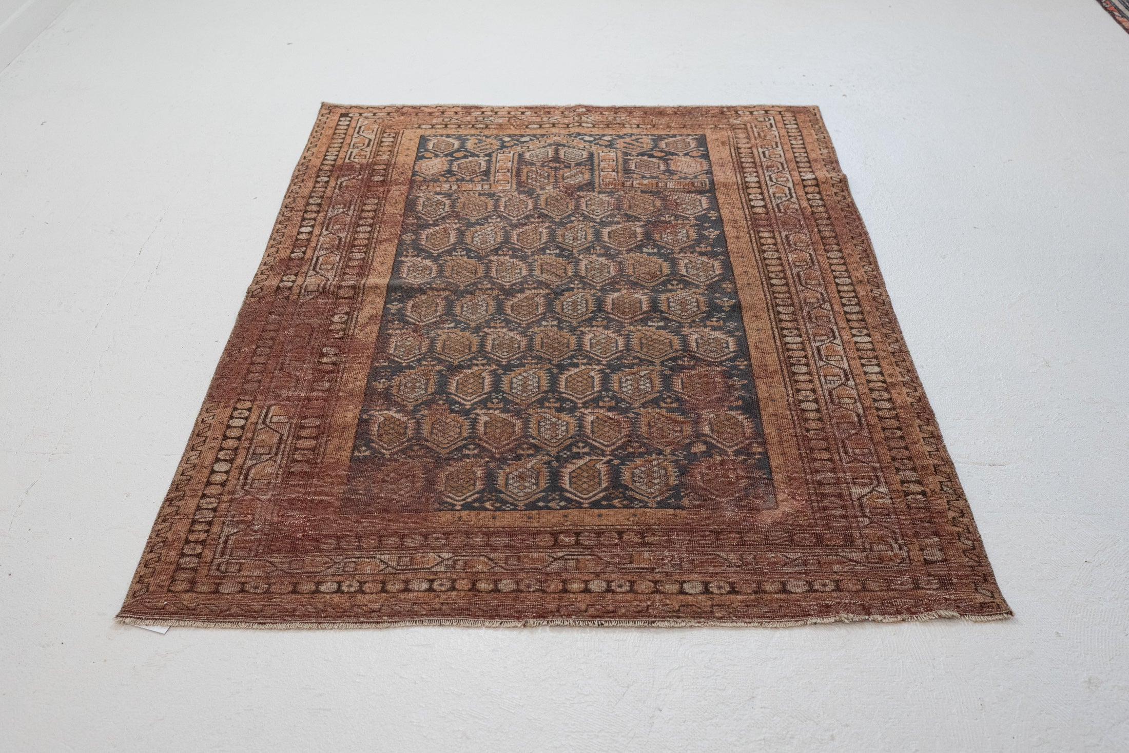 4&#39;1 x 5&#39;7 | Small Antique Hamadan Rug | W-3148