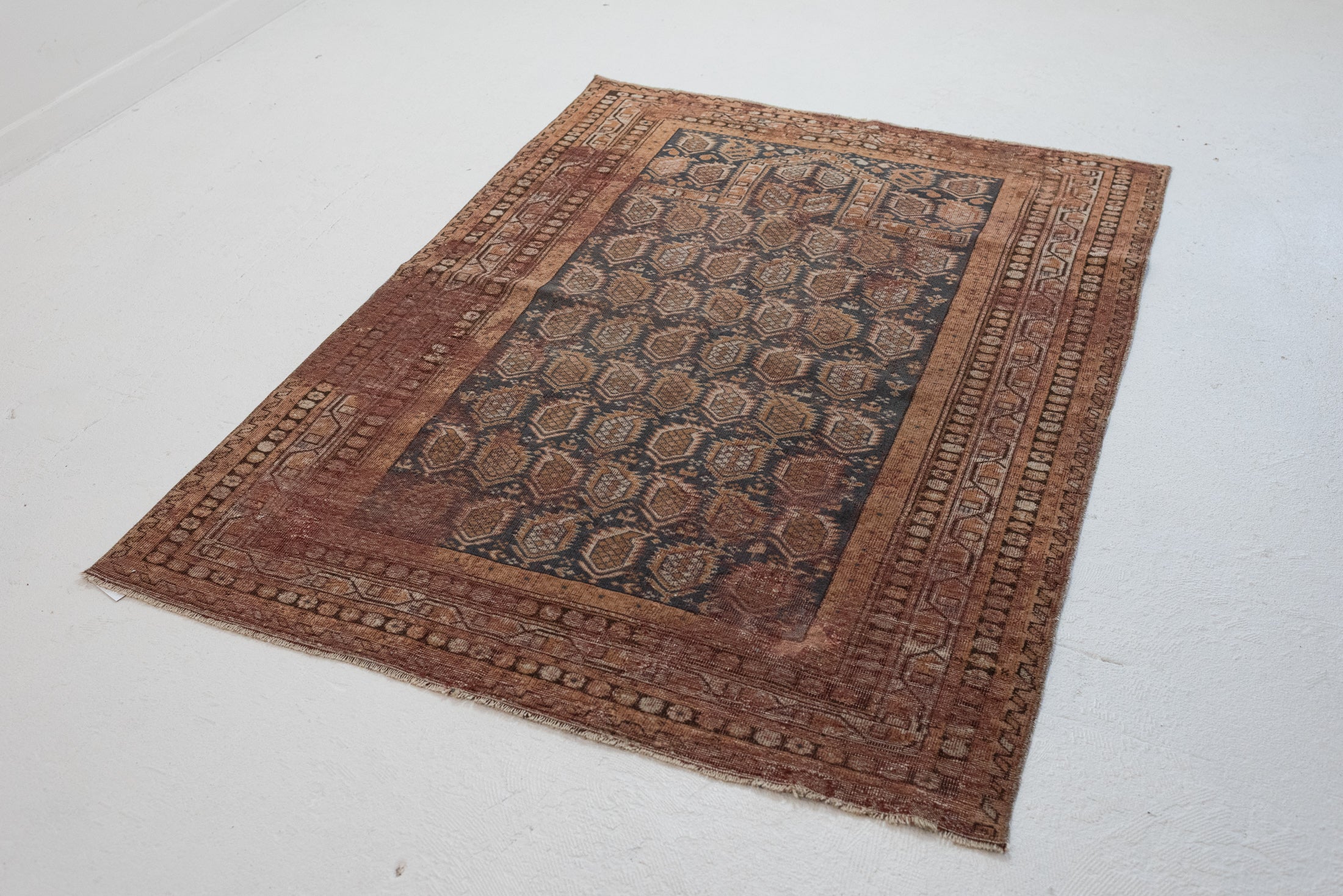 4&#39;1 x 5&#39;7 | Small Antique Hamadan Rug | W-3148