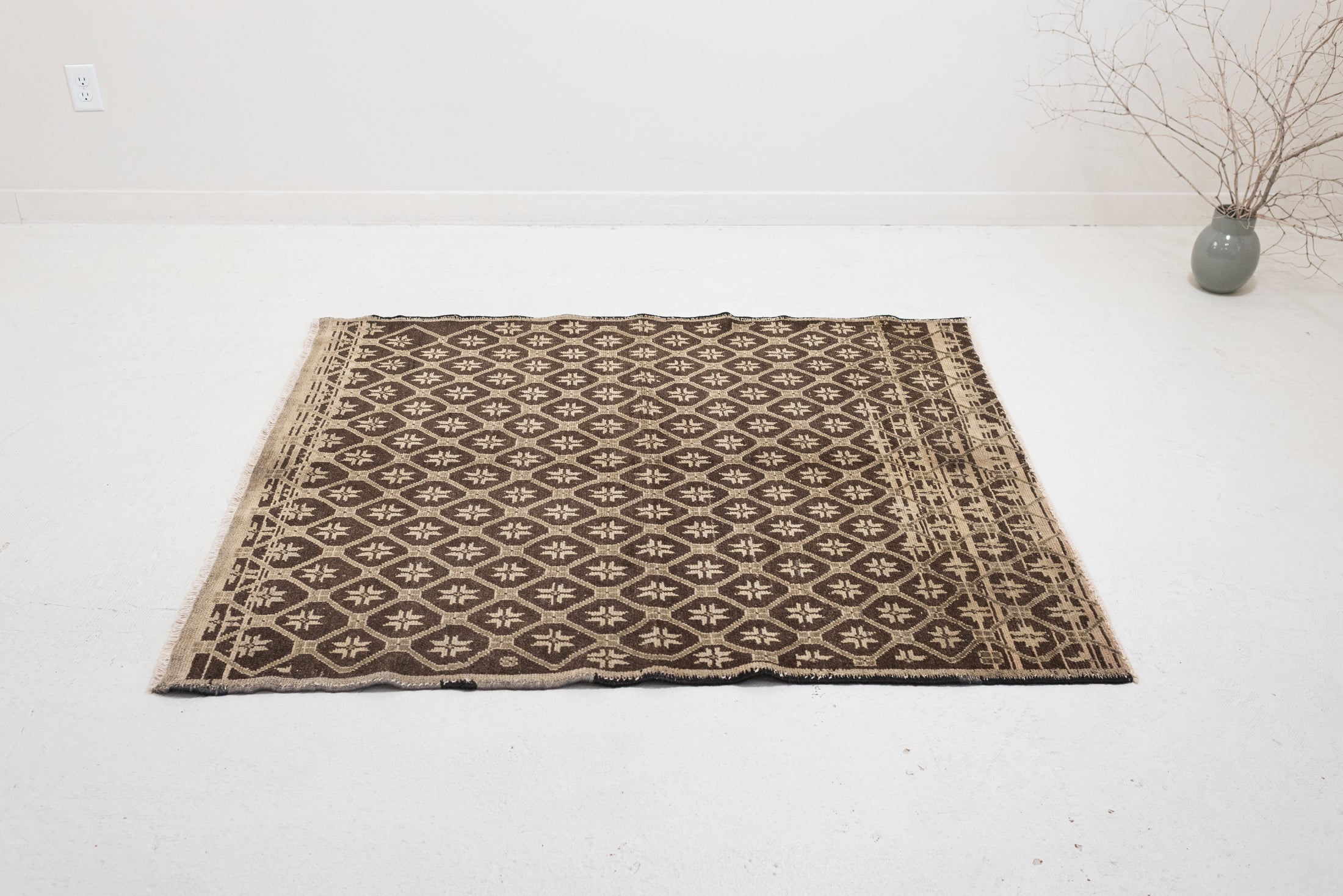 4'4 x 5'0 | CE-W-4377
