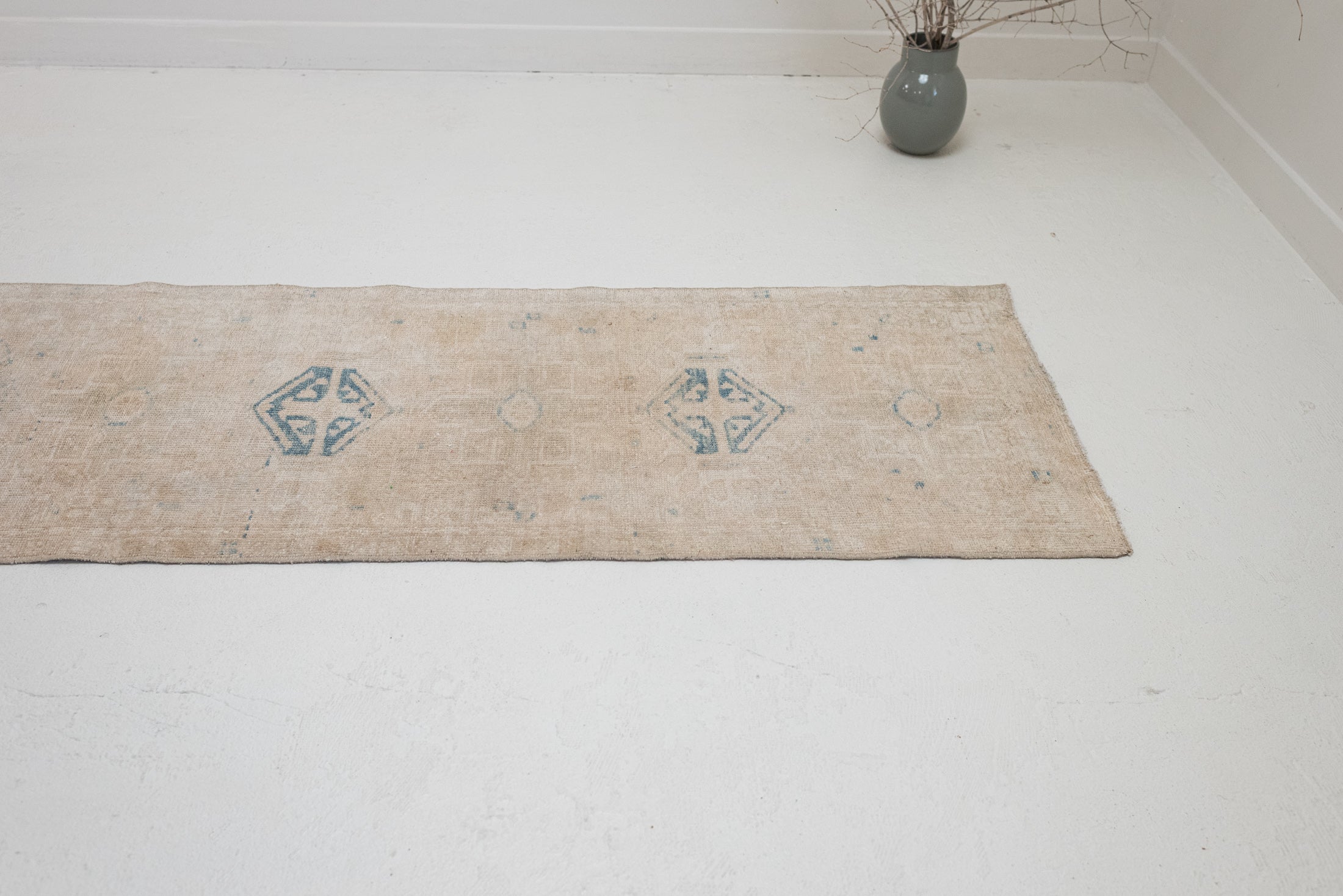 2&#39;1 x 10&#39;2 | Skinny Vintage Runner | R-3158