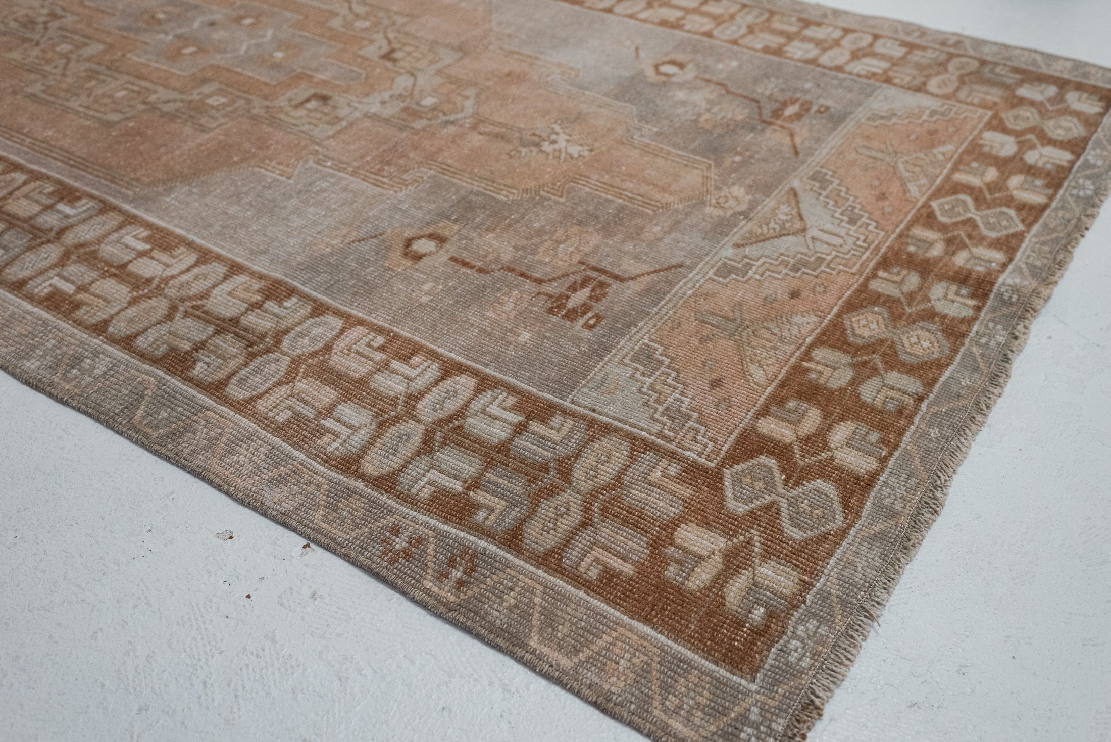 3&#39;10 x 7&#39;9 | Medium Light Anatolian Rug | W-3163