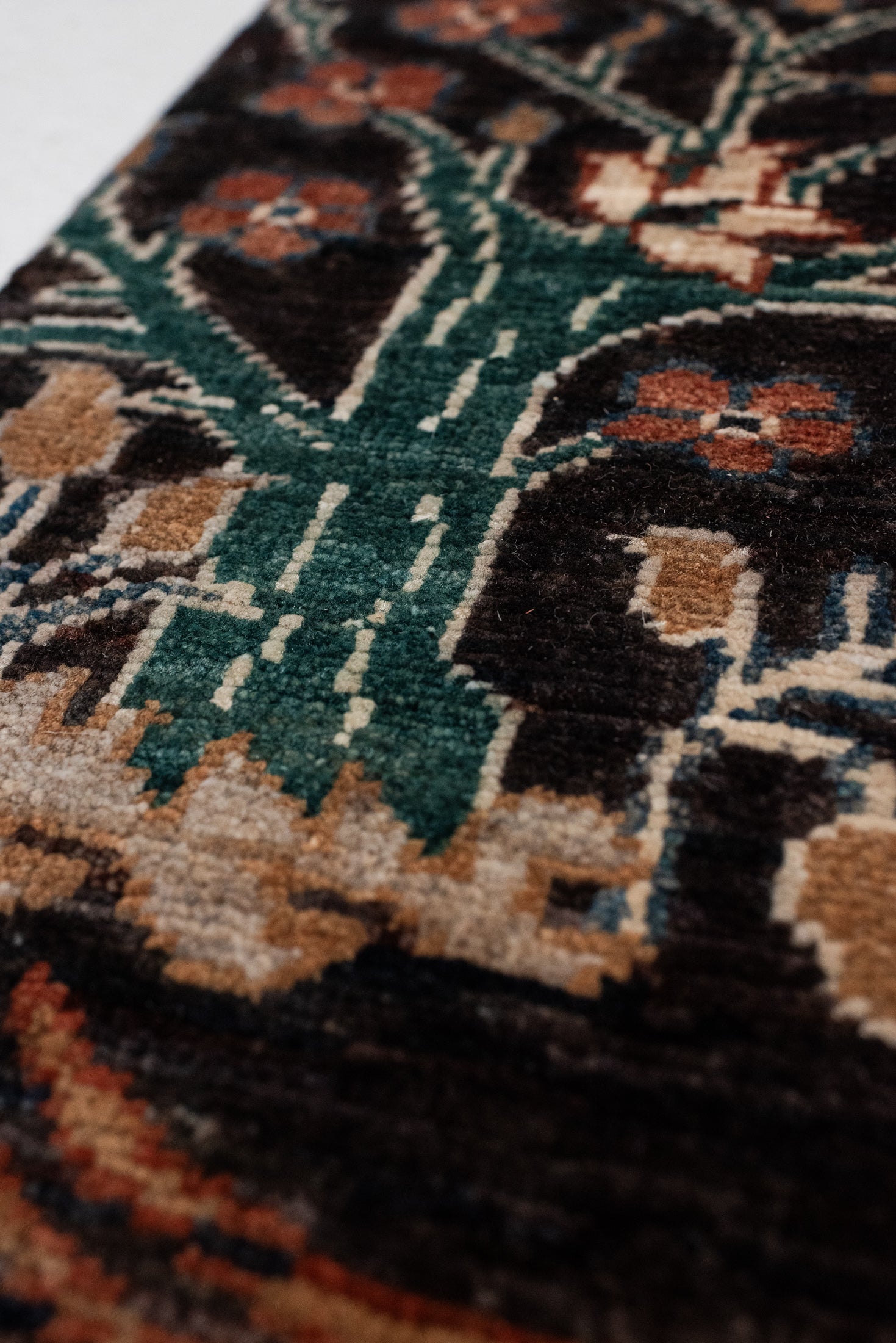 3&#39;11 x 5&#39;11 | Medium Bird Rug | N-3181