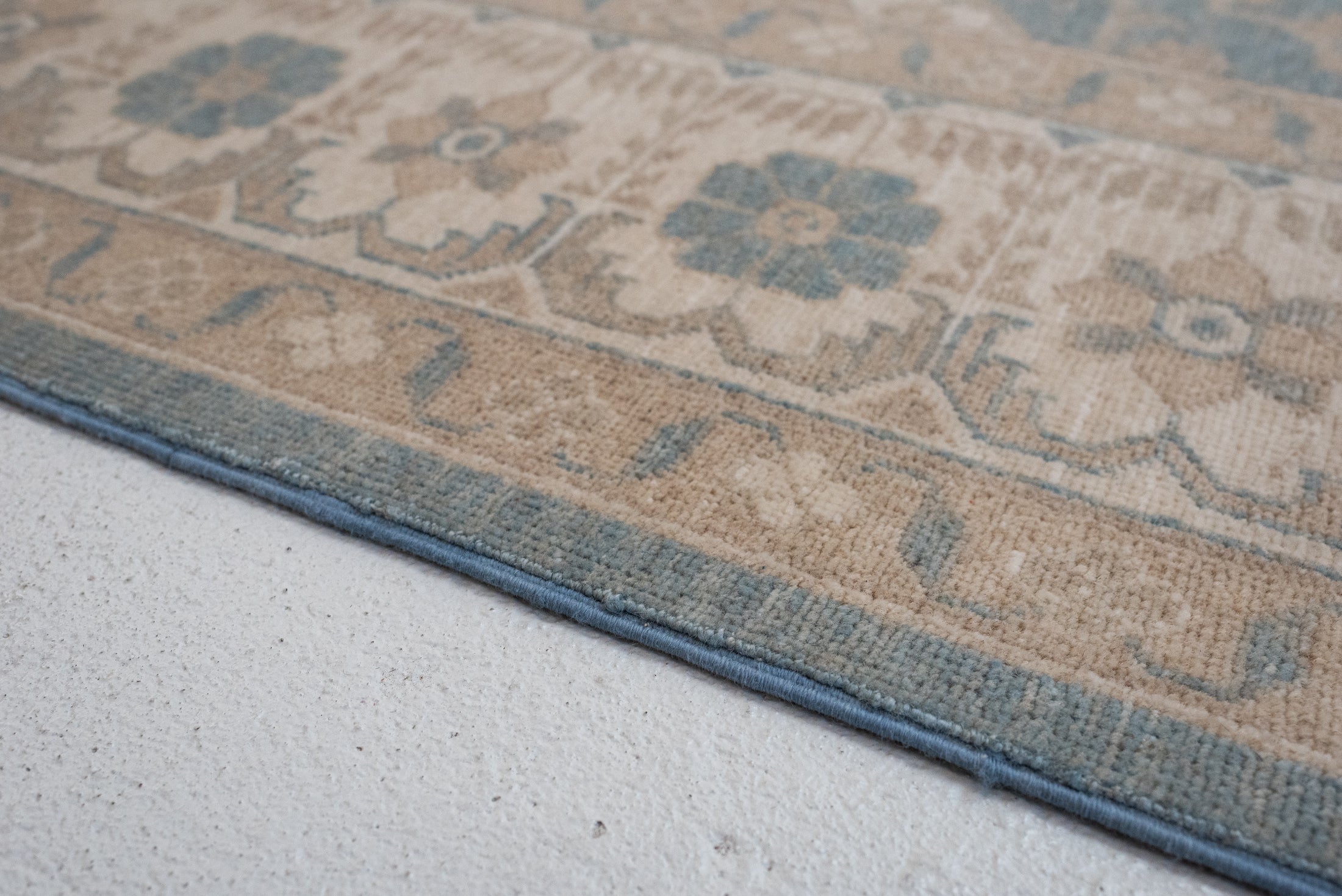 8&#39;0 x 9&#39;10 | New Light Blue Large Rug | D-3180