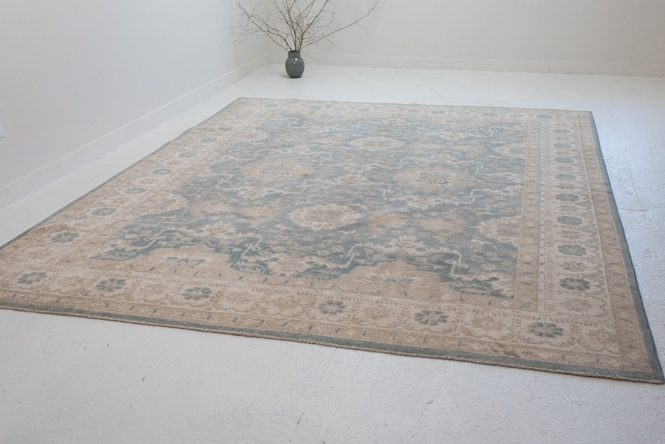 8&#39;0 x 9&#39;10 | New Light Blue Large Rug | D-3180