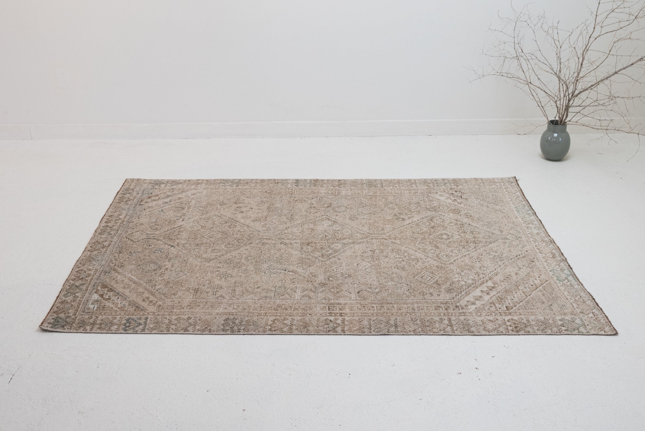 4&#39;7 x 6&#39;6 | Neutral Vintage Shiraz Rug | Designers CE-W-1938