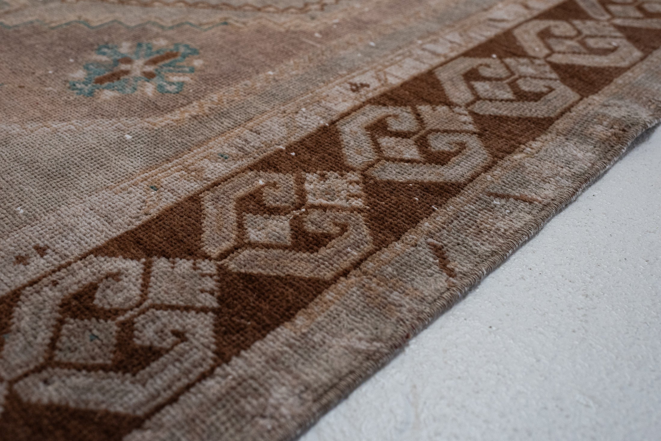 3&#39;4 x 6&#39;10 | Vintage Anatolian Runner | W-3167