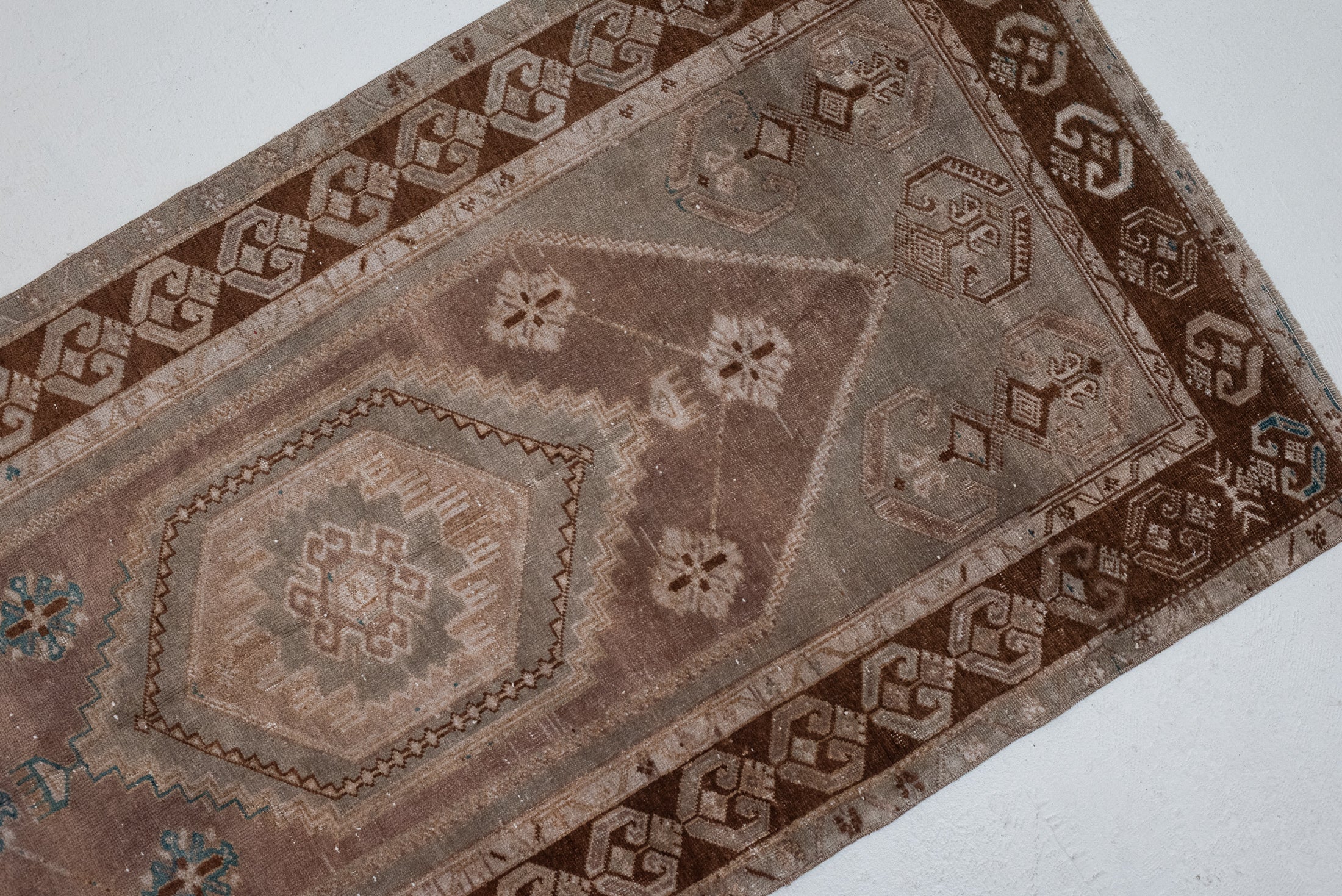 3&#39;4 x 6&#39;10 | Vintage Anatolian Runner | W-3167