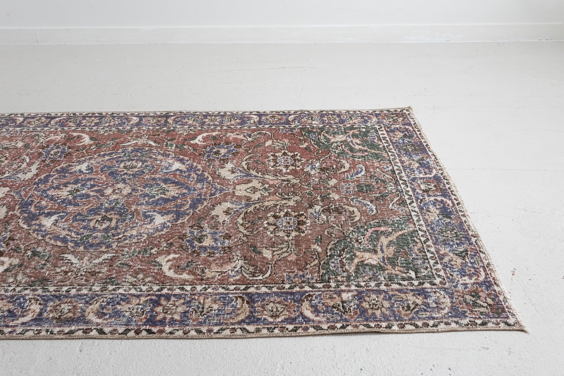 4&#39;1 x 6&#39;11 | Muted Medium Rug | W-2614