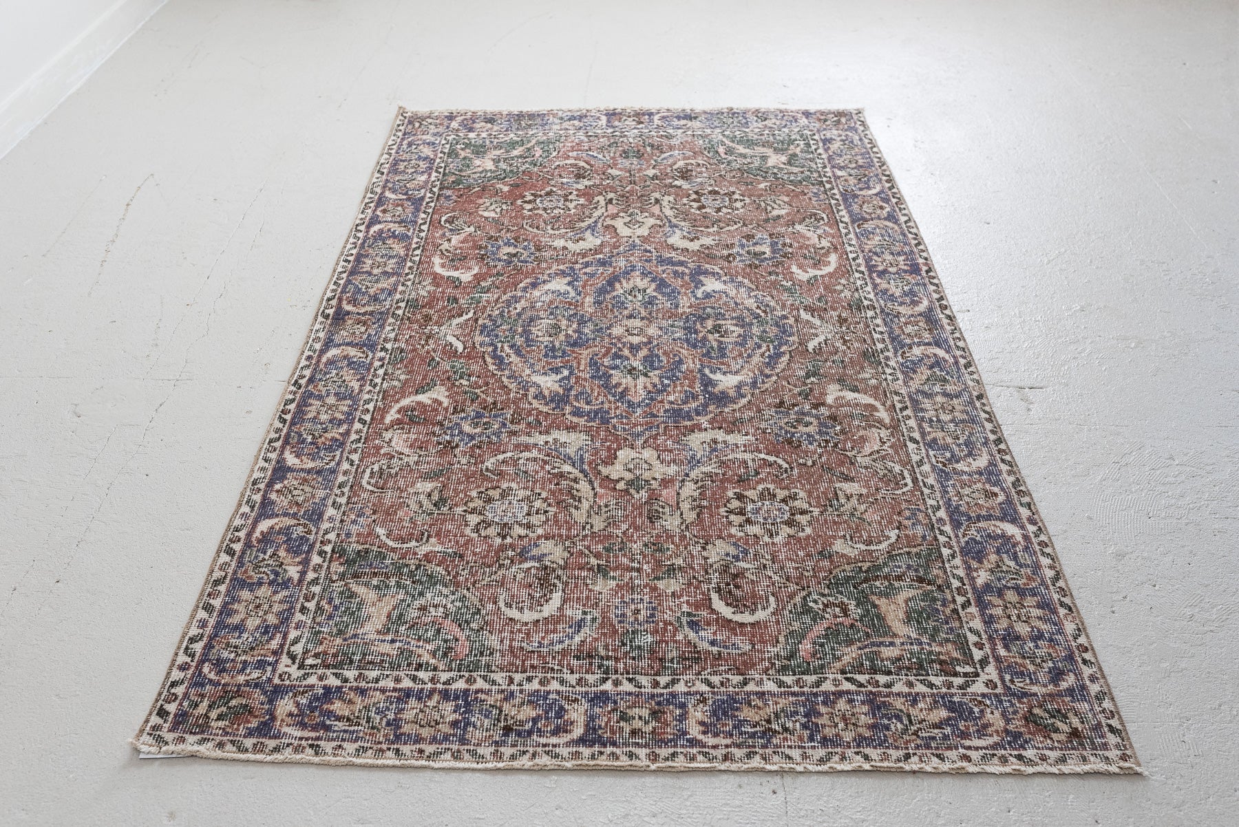 4&#39;1 x 6&#39;11 | Muted Medium Rug | W-2614