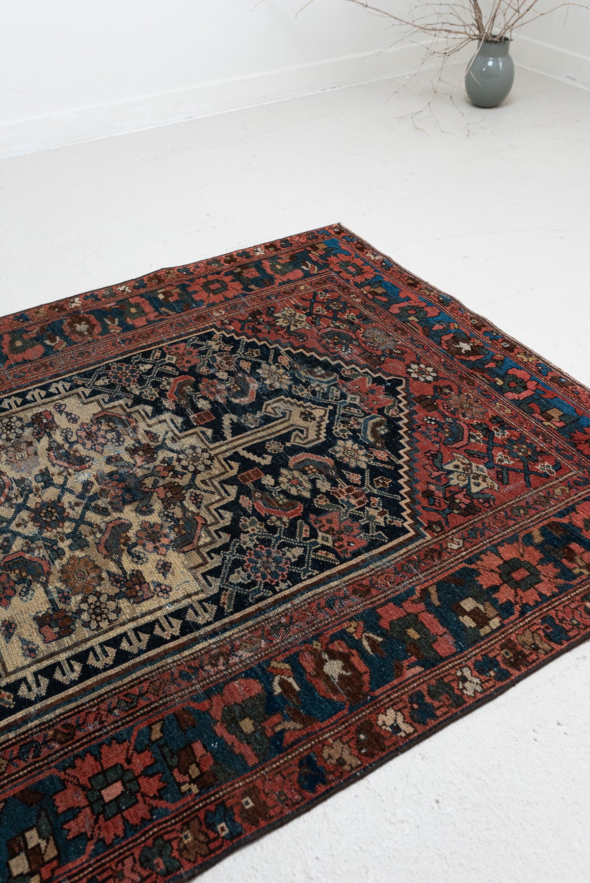 4&#39;2 x 6&#39;5 | Moody Medium Rug | W-2605