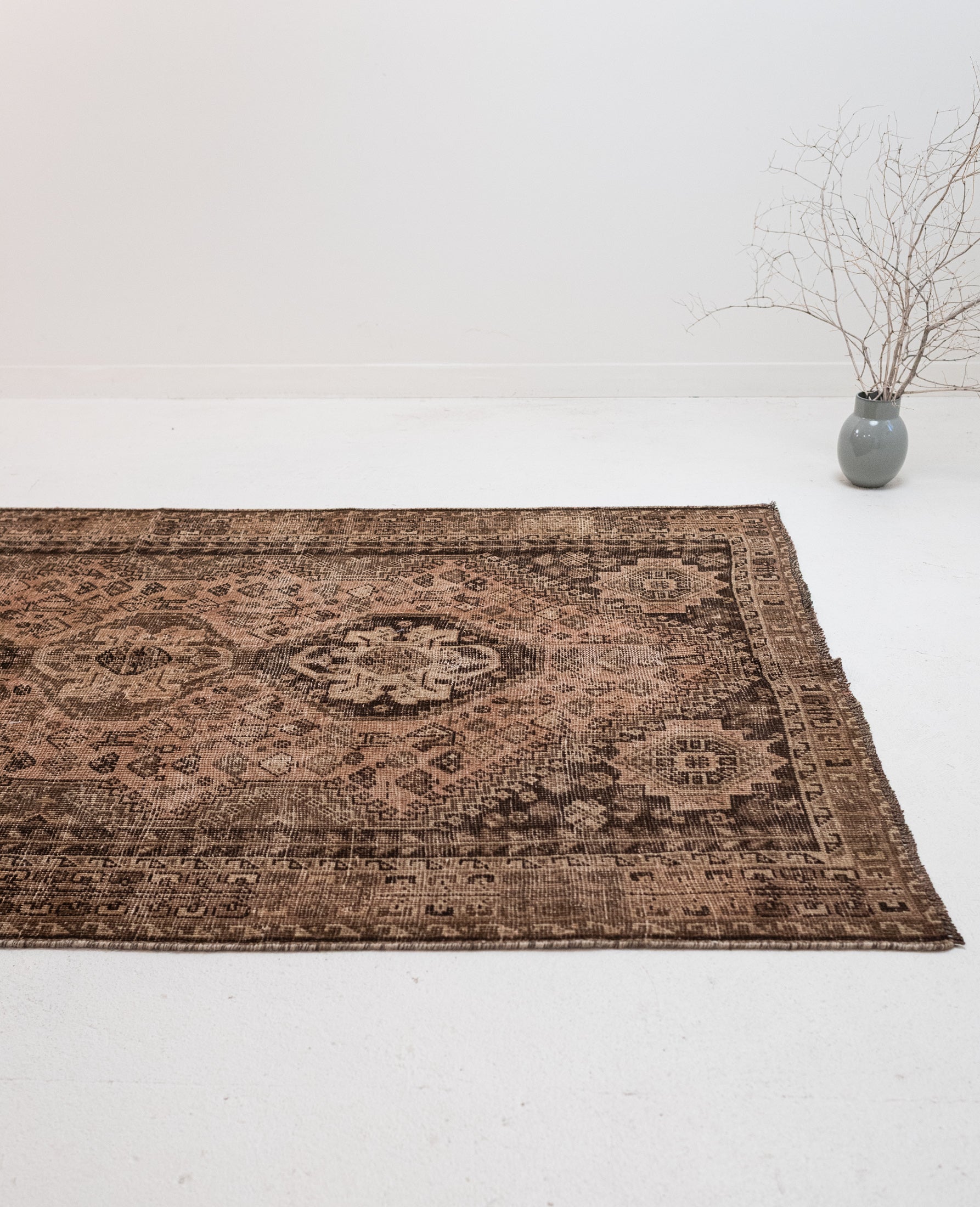 5&#39;4 x 8&#39;2 | Medium Vintage Shiraz | B-3212