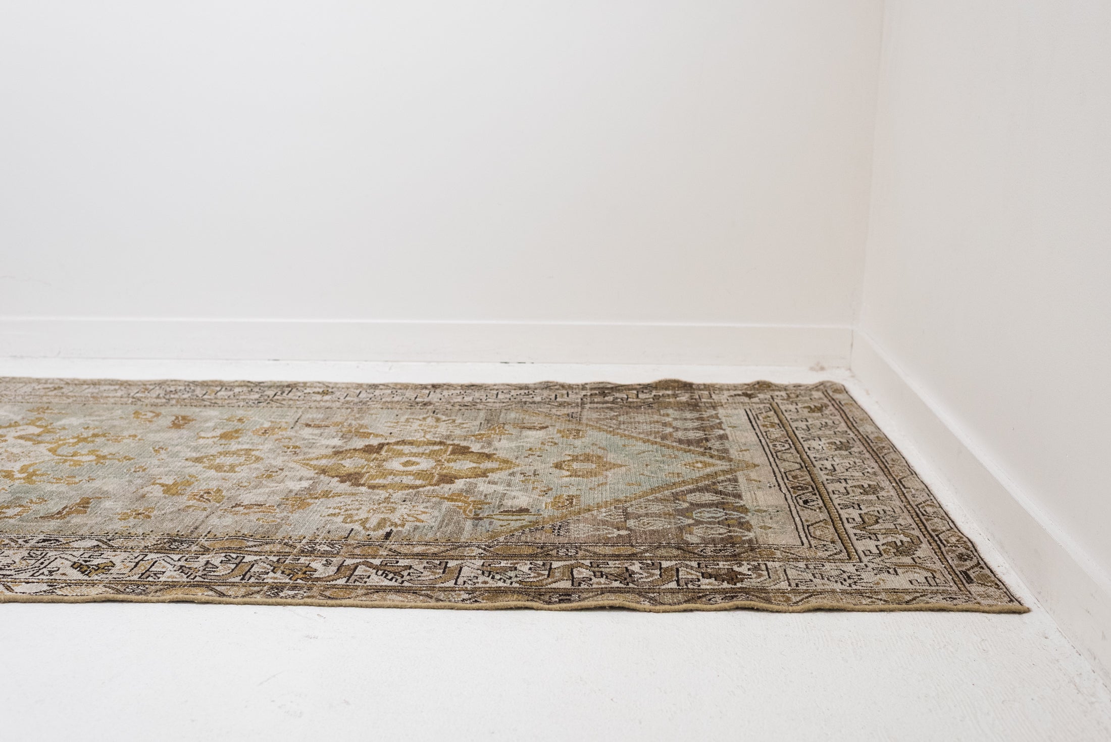 Reserved | OHMH | 3'5 x 19'6 | Extra Long Runner | R-3817