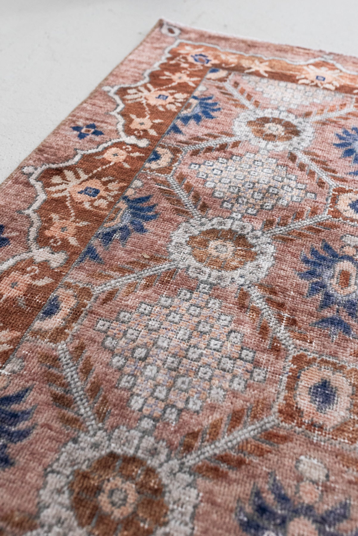 4'4 x 7'0 | W-2668 – Curio Rugs