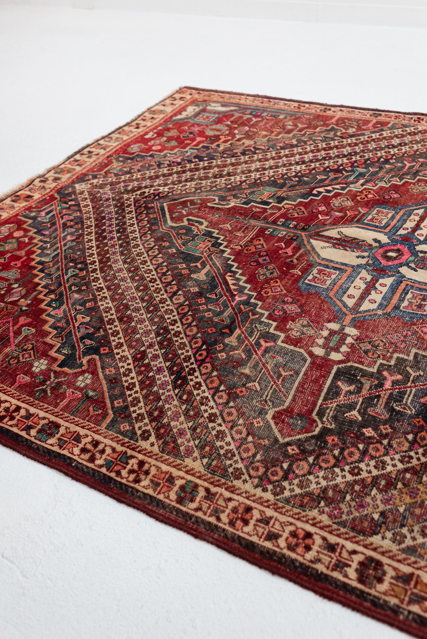 5&#39;9 x 7&#39;10 | Colorful Vintage Hamadan Rug | A-3196
