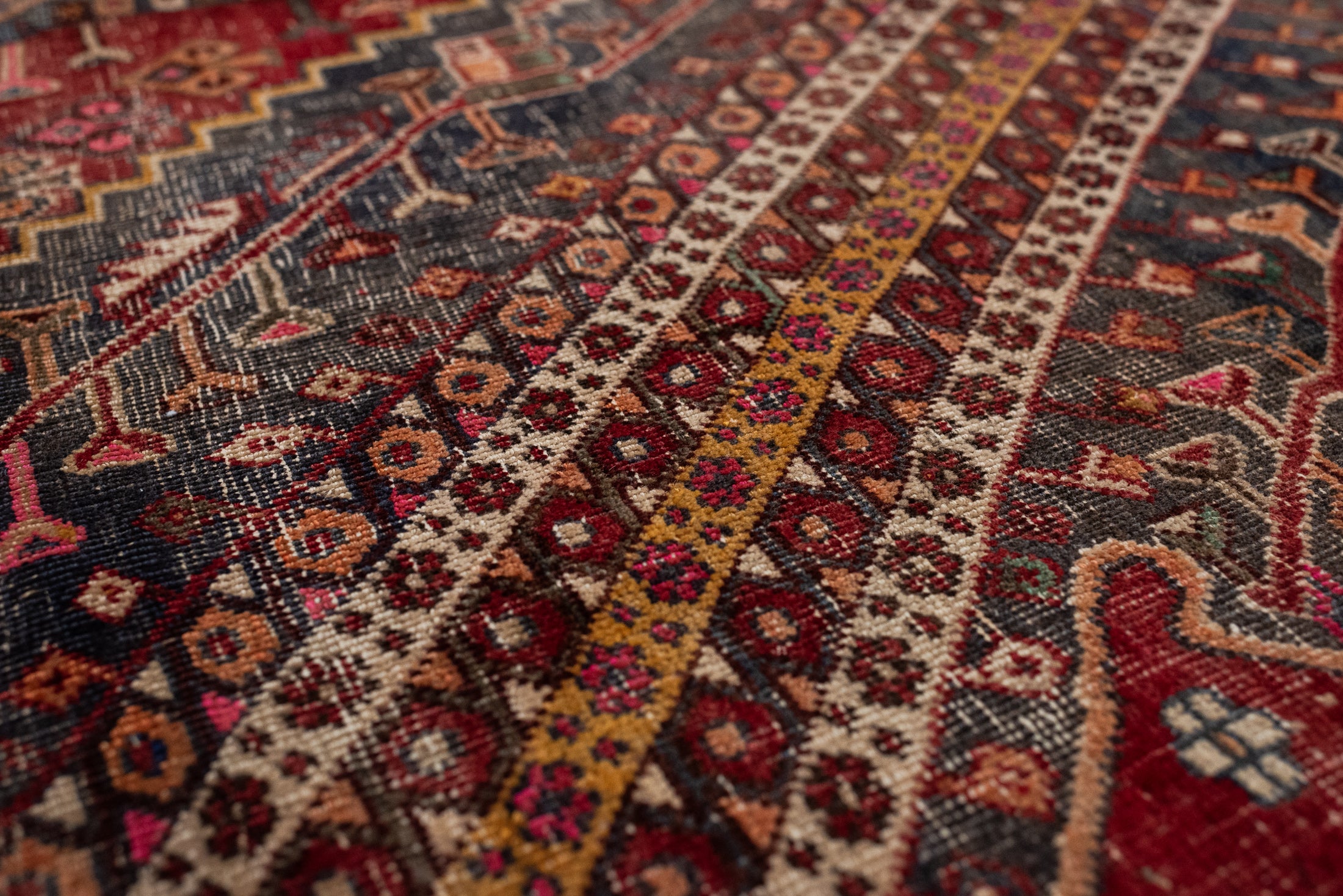 5&#39;9 x 7&#39;10 | Colorful Vintage Hamadan Rug | A-3196