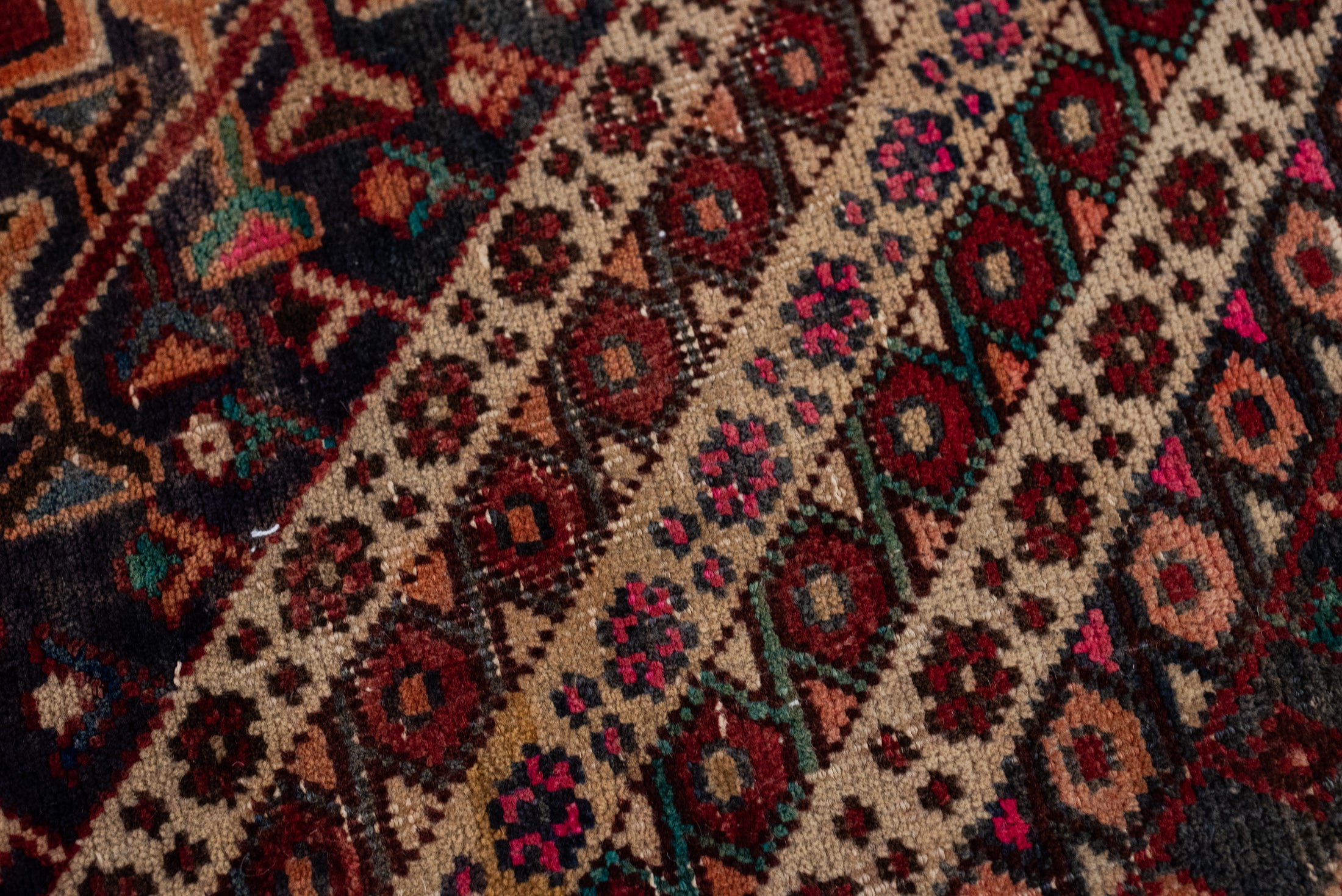 5&#39;9 x 7&#39;10 | Colorful Vintage Hamadan Rug | A-3196