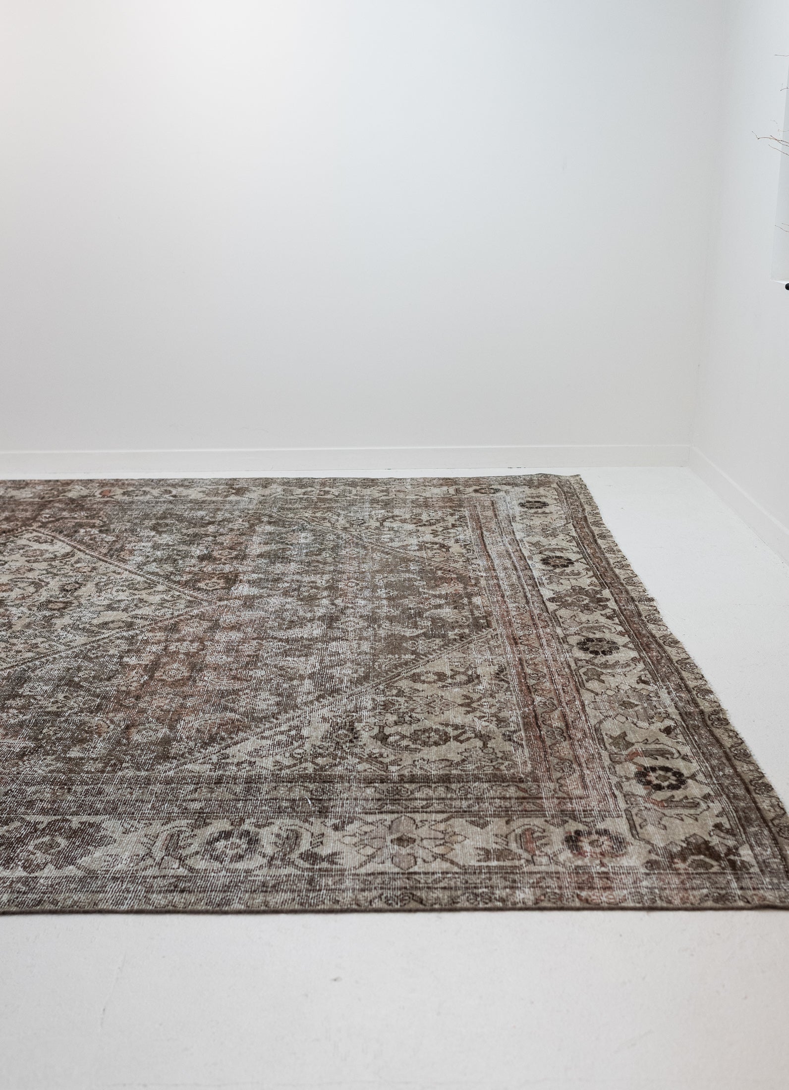 10&#39;5 x 13&#39;3 | Extra Large Vintage Mahal | L-3216