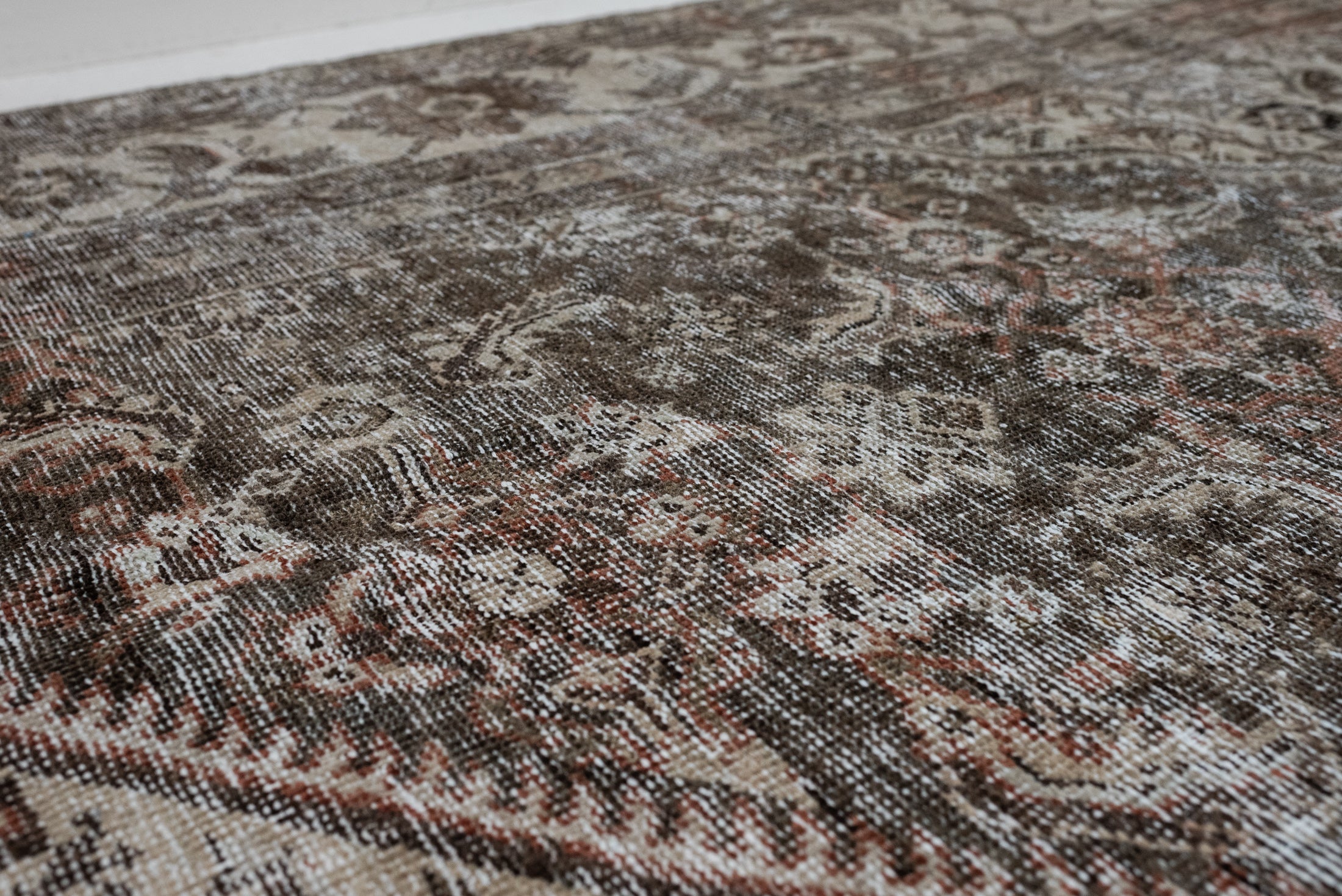 10&#39;5 x 13&#39;3 | Extra Large Vintage Mahal | L-3216