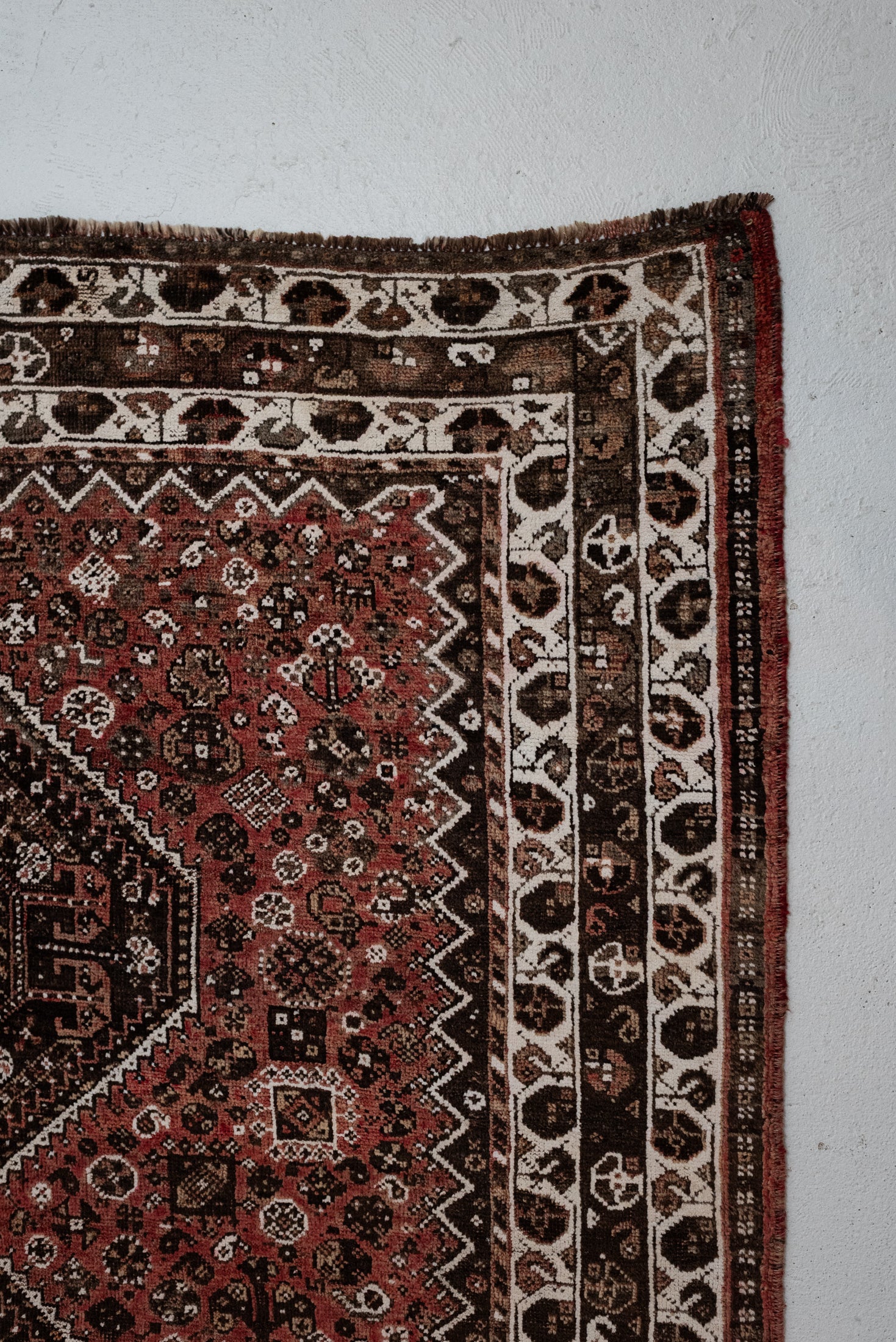 5&#39;7 x 6&#39;8 | Beautiful Vintage Shiraz | W-3191