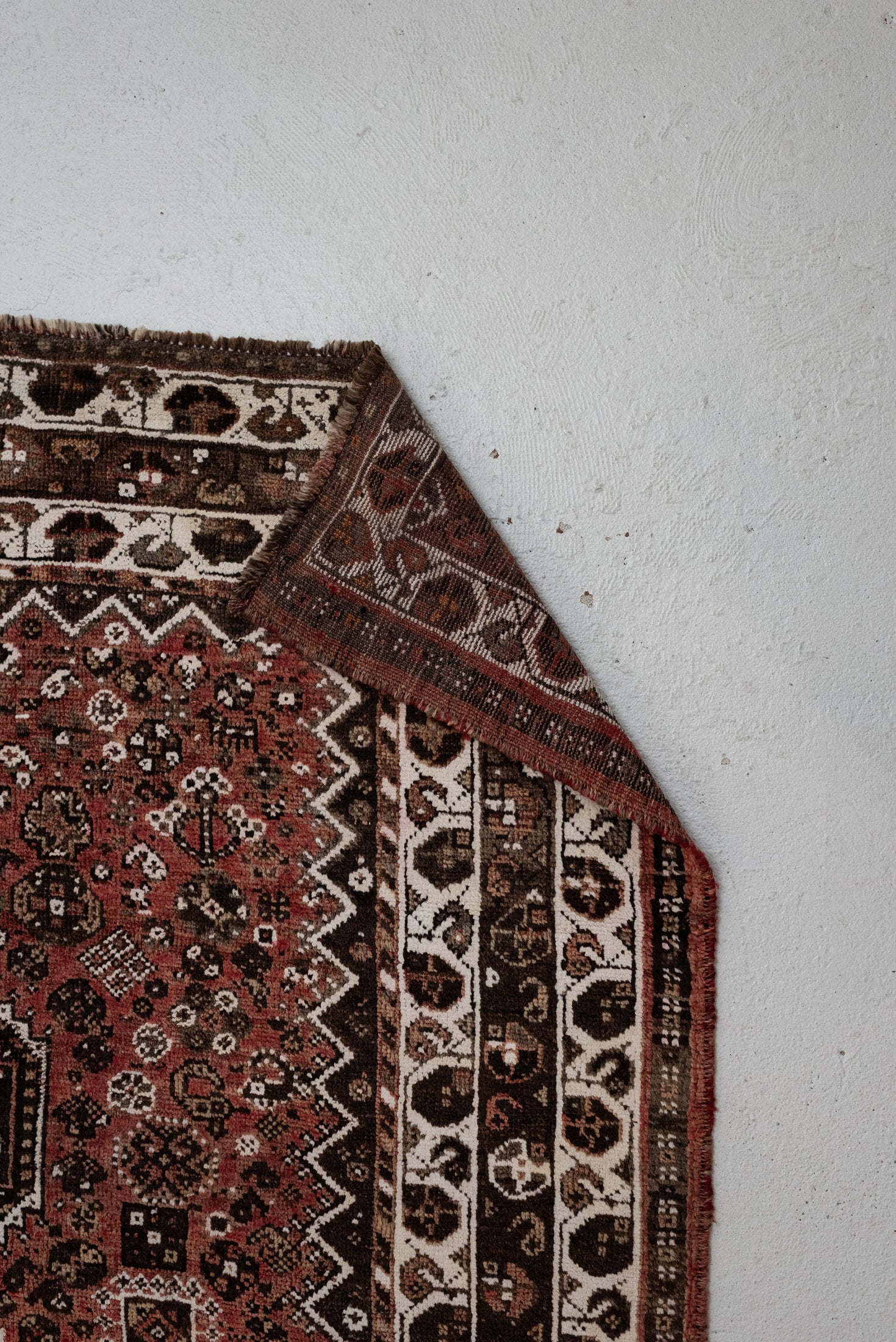 5&#39;7 x 6&#39;8 | Beautiful Vintage Shiraz | W-3191