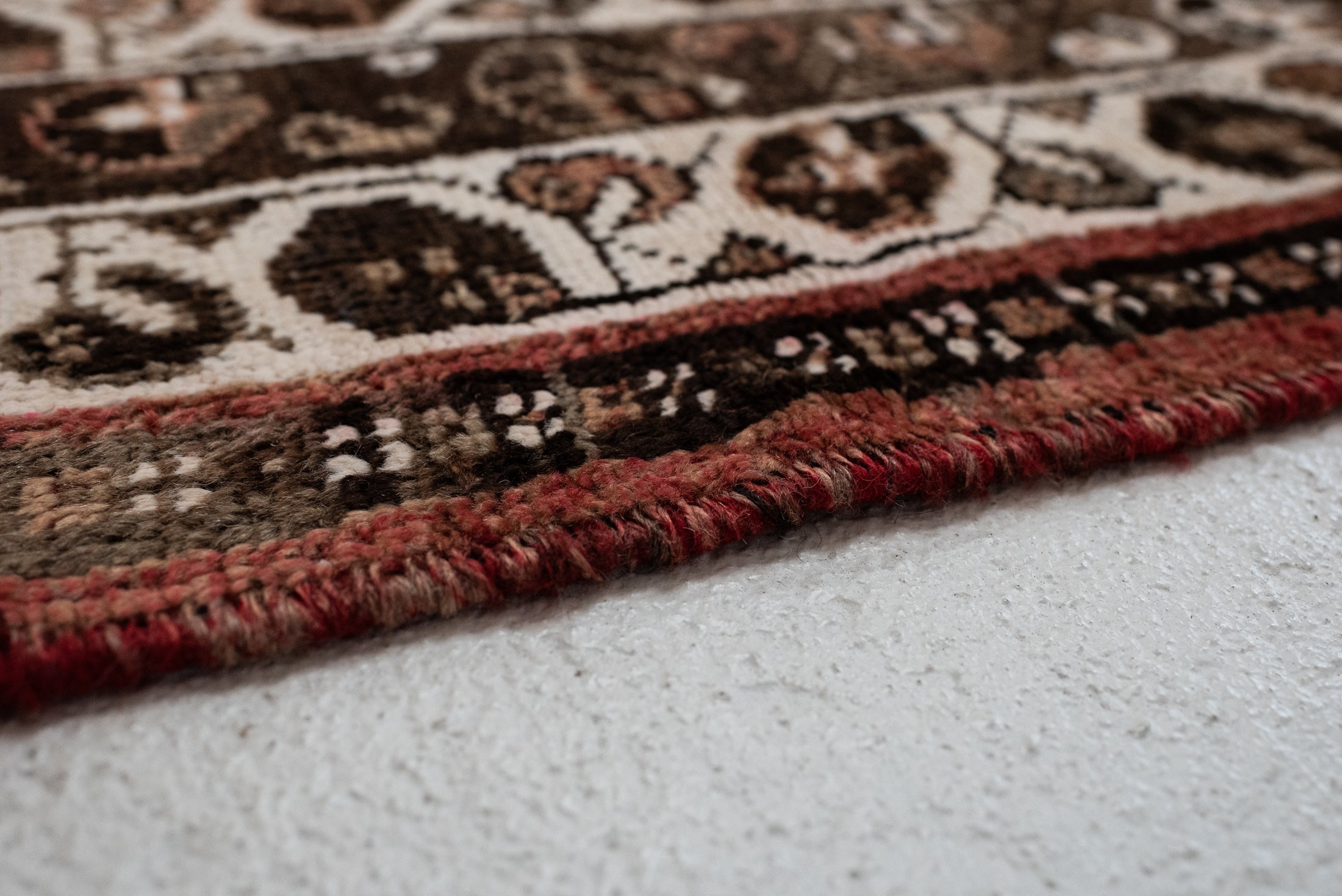 5&#39;7 x 6&#39;8 | Beautiful Vintage Shiraz | W-3191